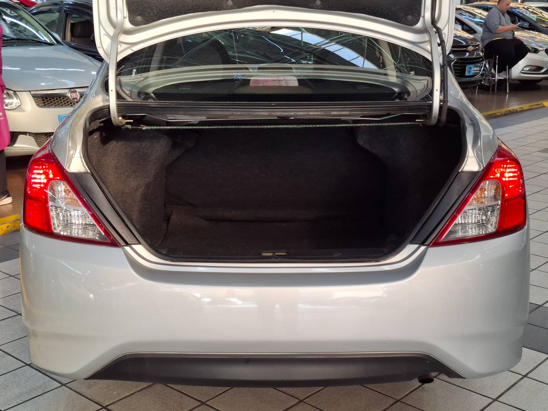 NISSAN VERSA