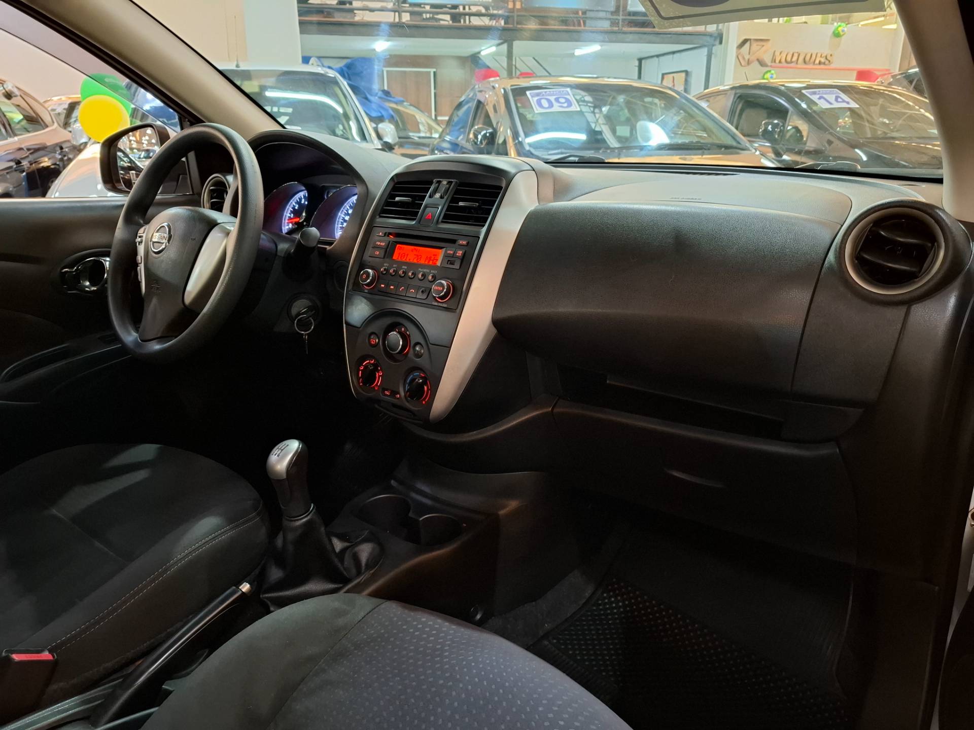 NISSAN VERSA