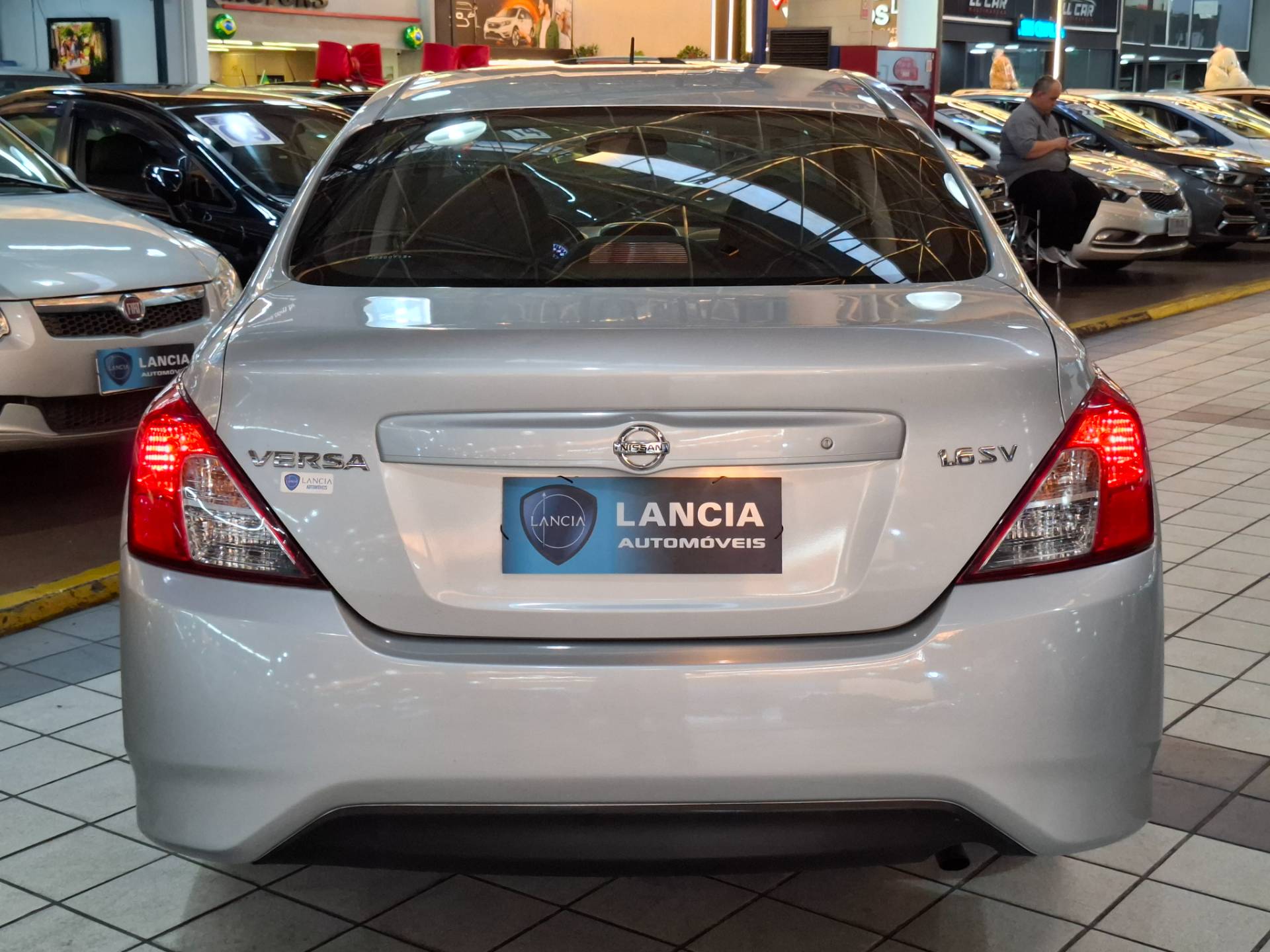NISSAN VERSA