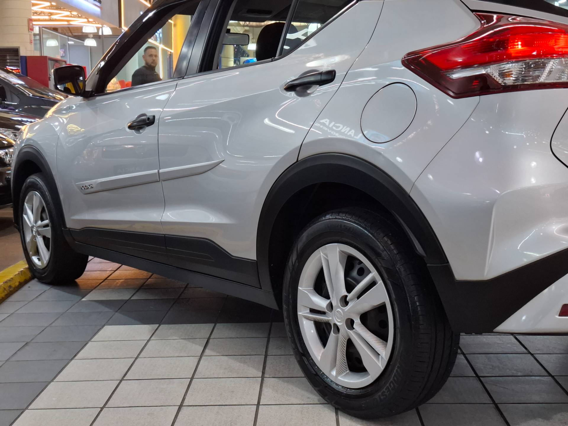 NISSAN KICKS