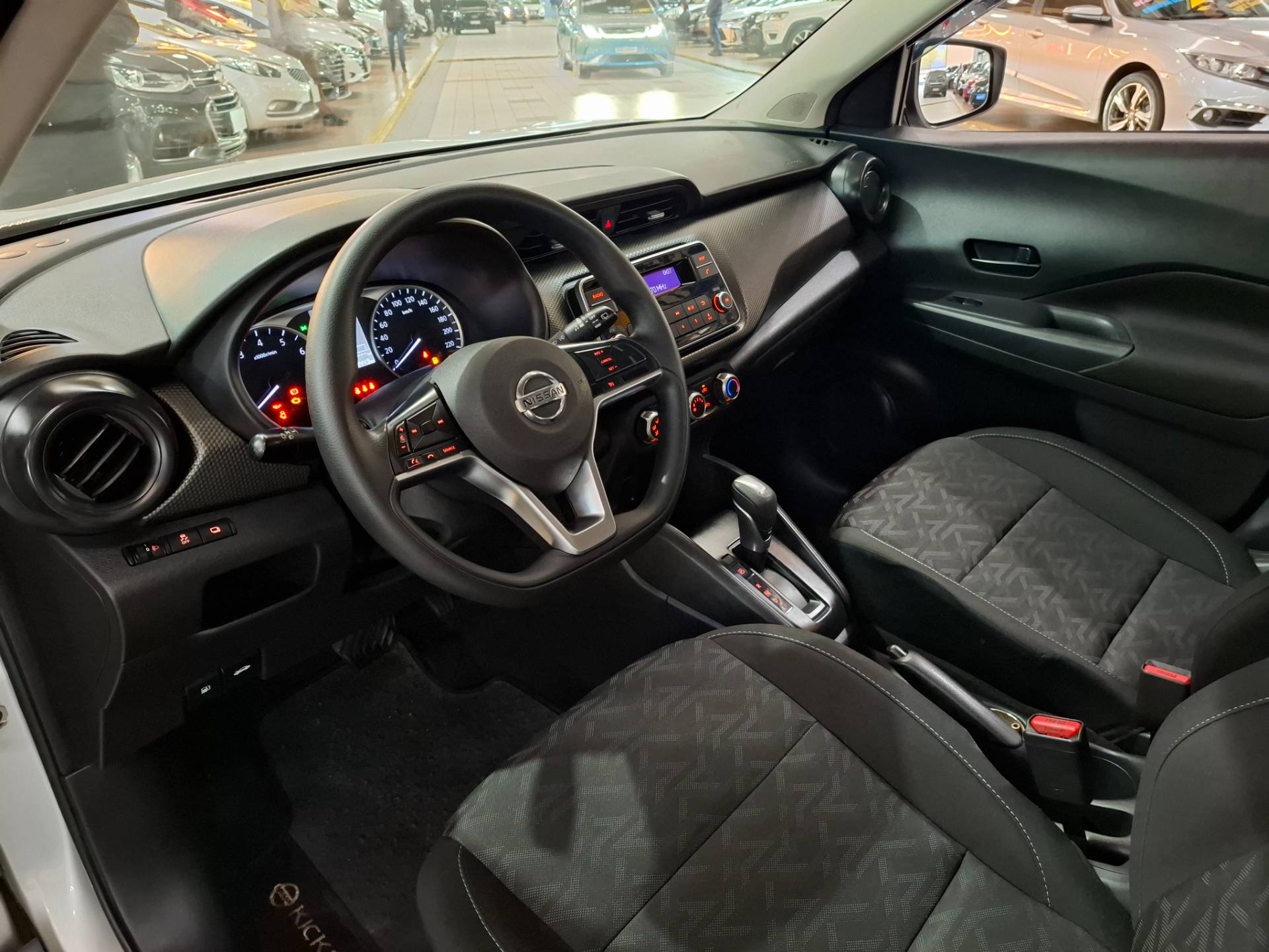 NISSAN KICKS