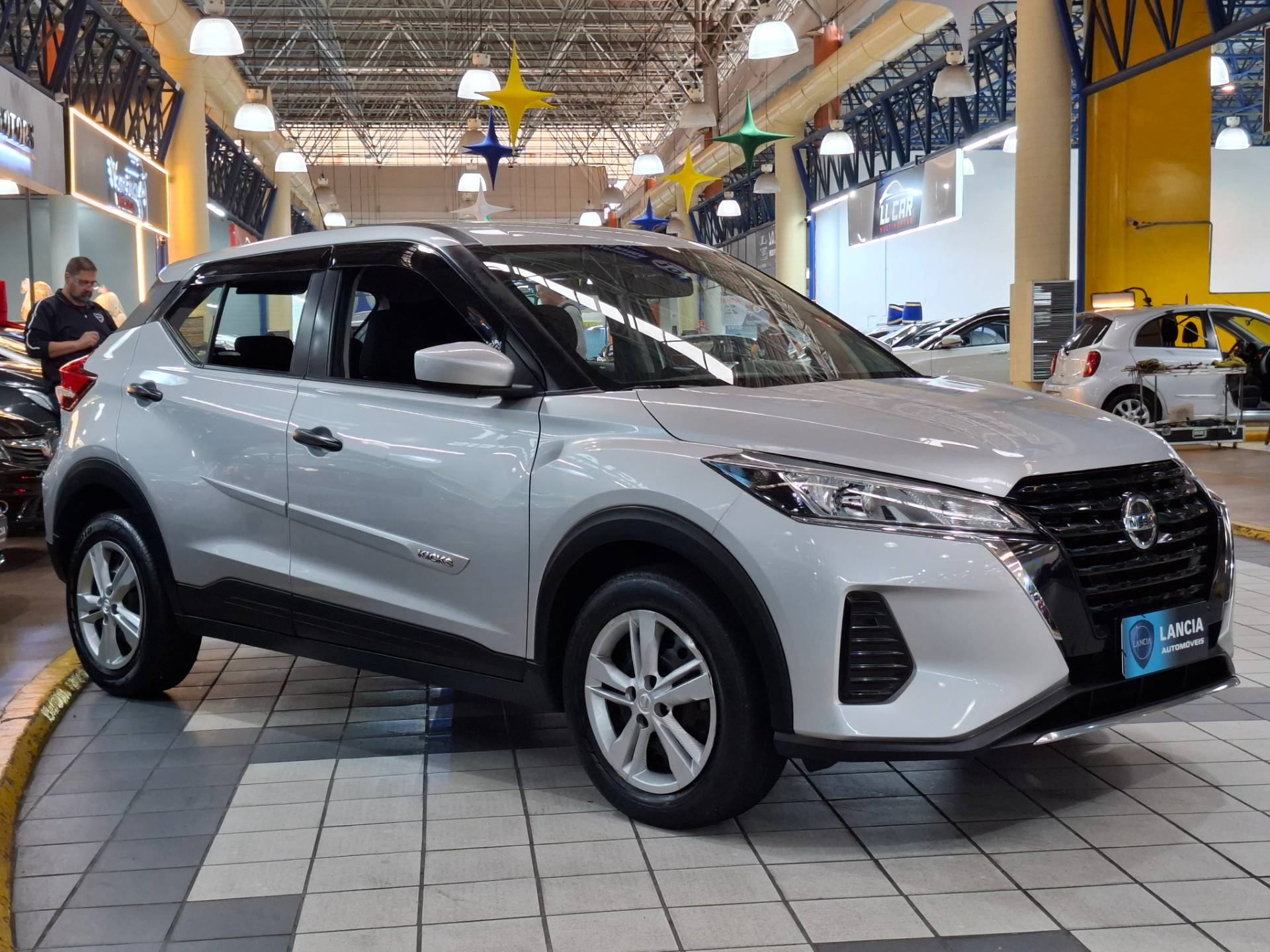 NISSAN KICKS