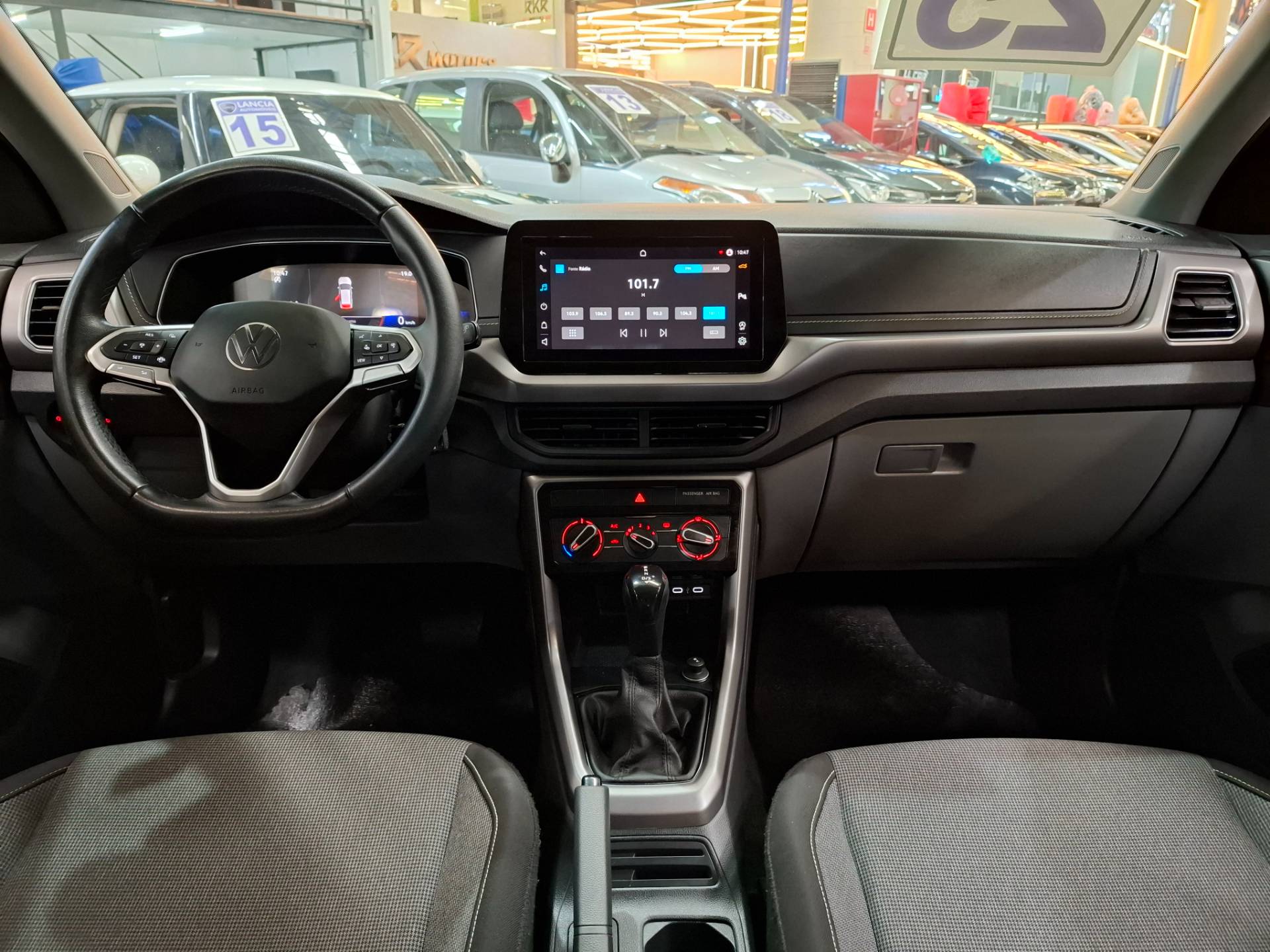 VOLKSWAGEN T-CROSS