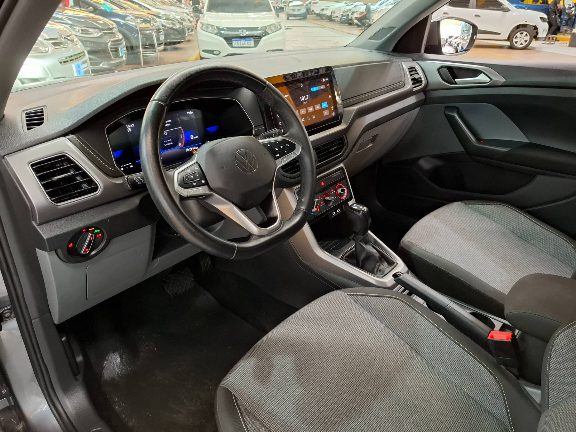 VOLKSWAGEN T-CROSS