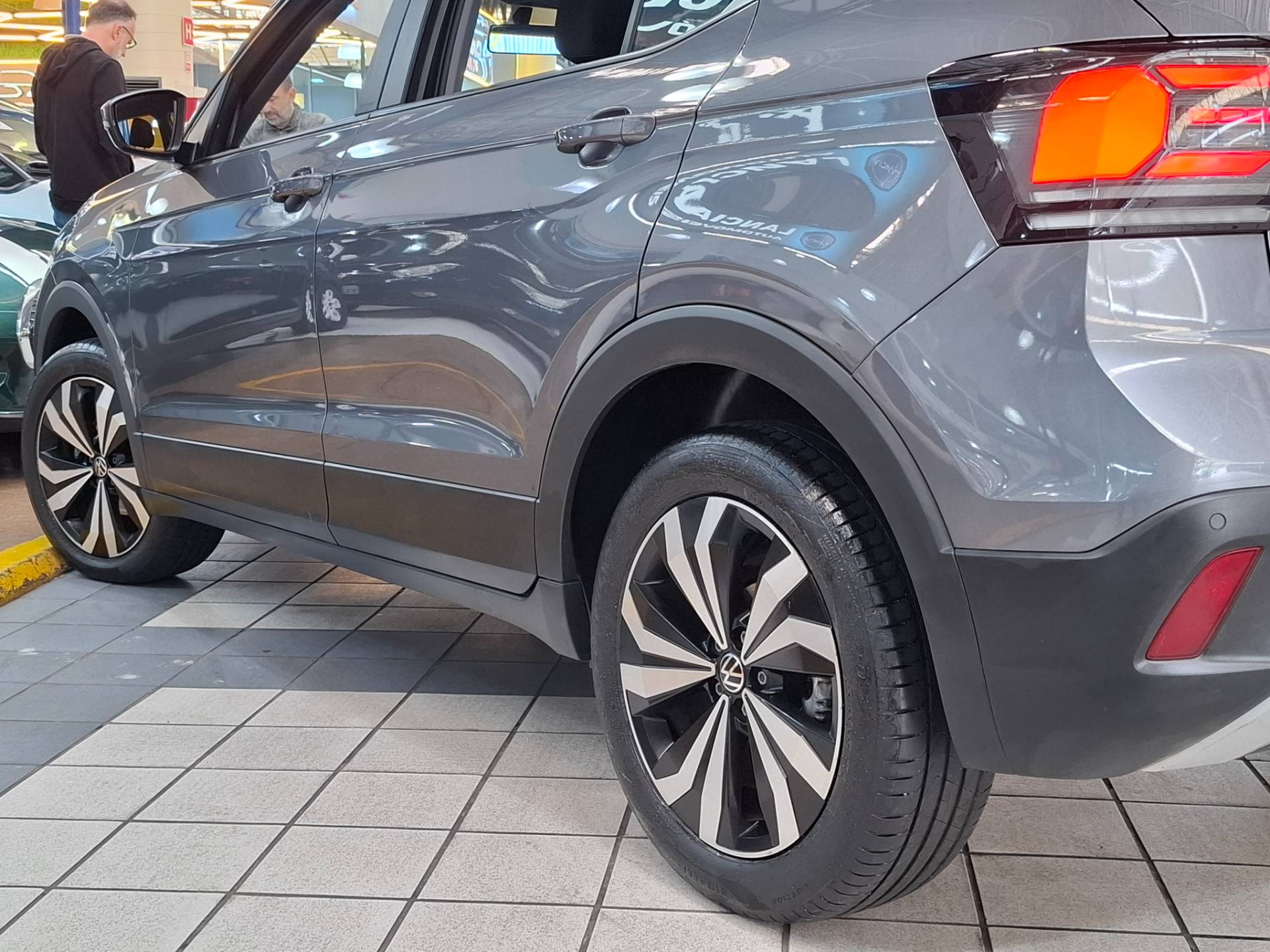 VOLKSWAGEN T-CROSS