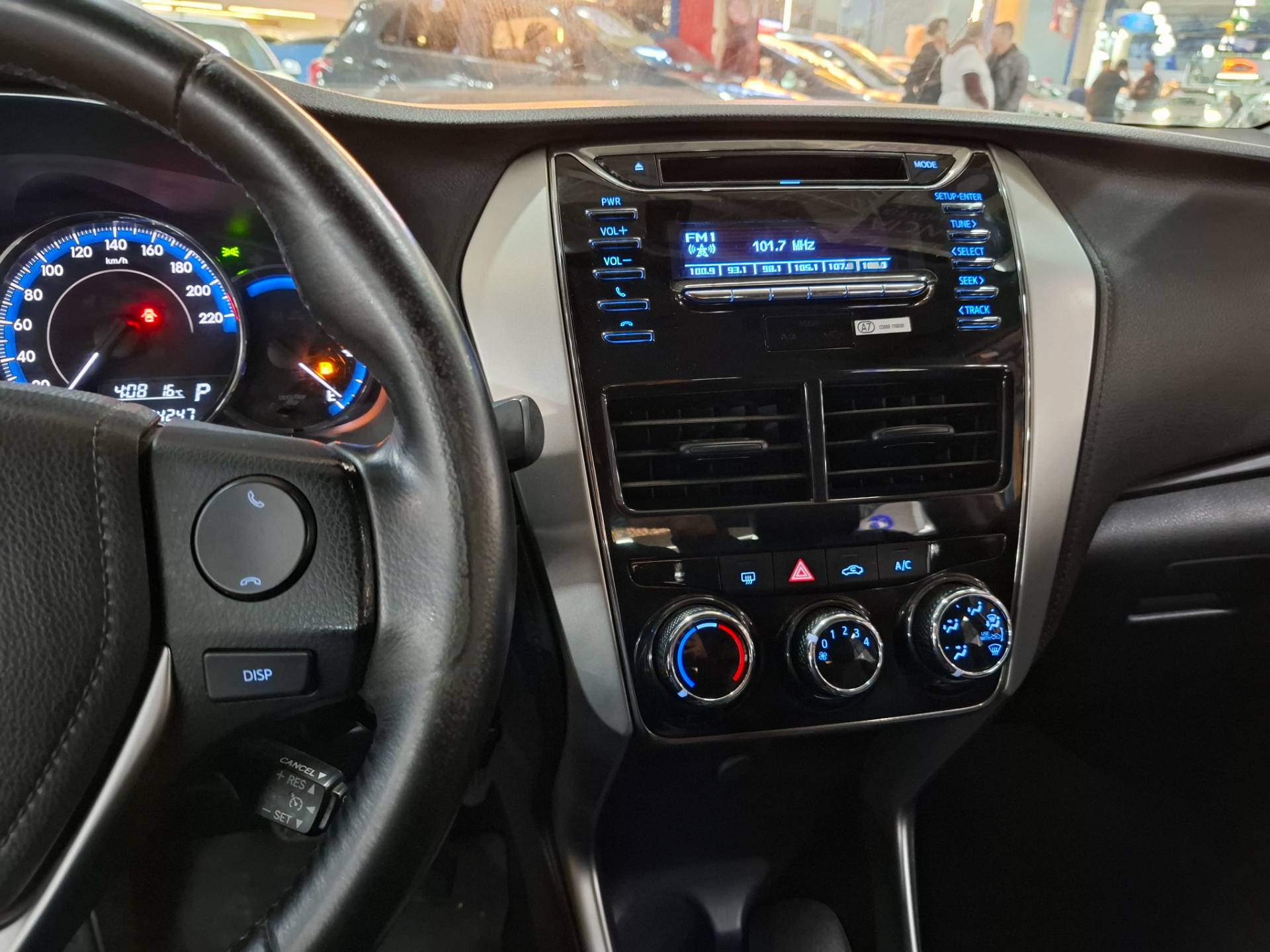 TOYOTA YARIS