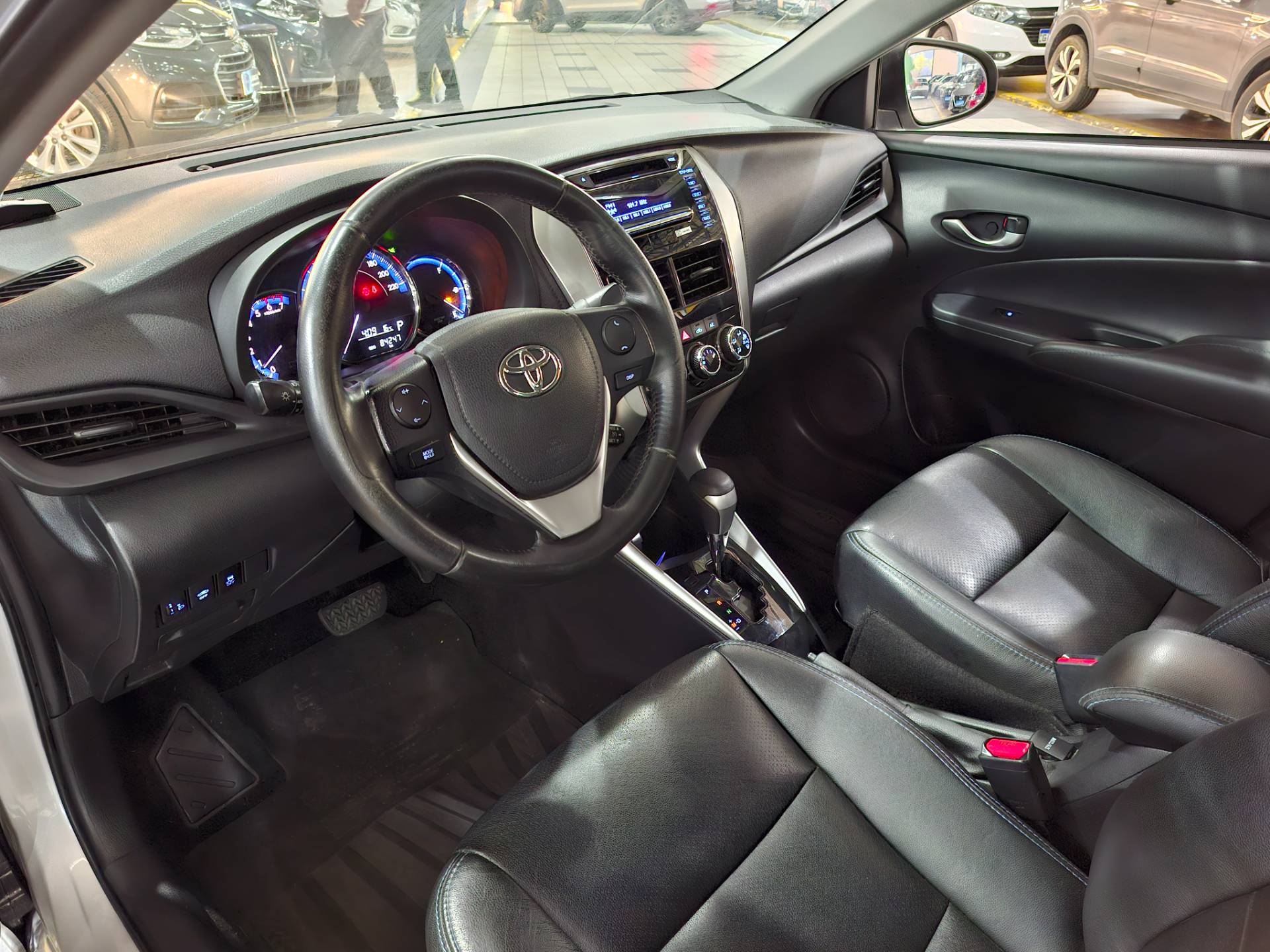 TOYOTA YARIS