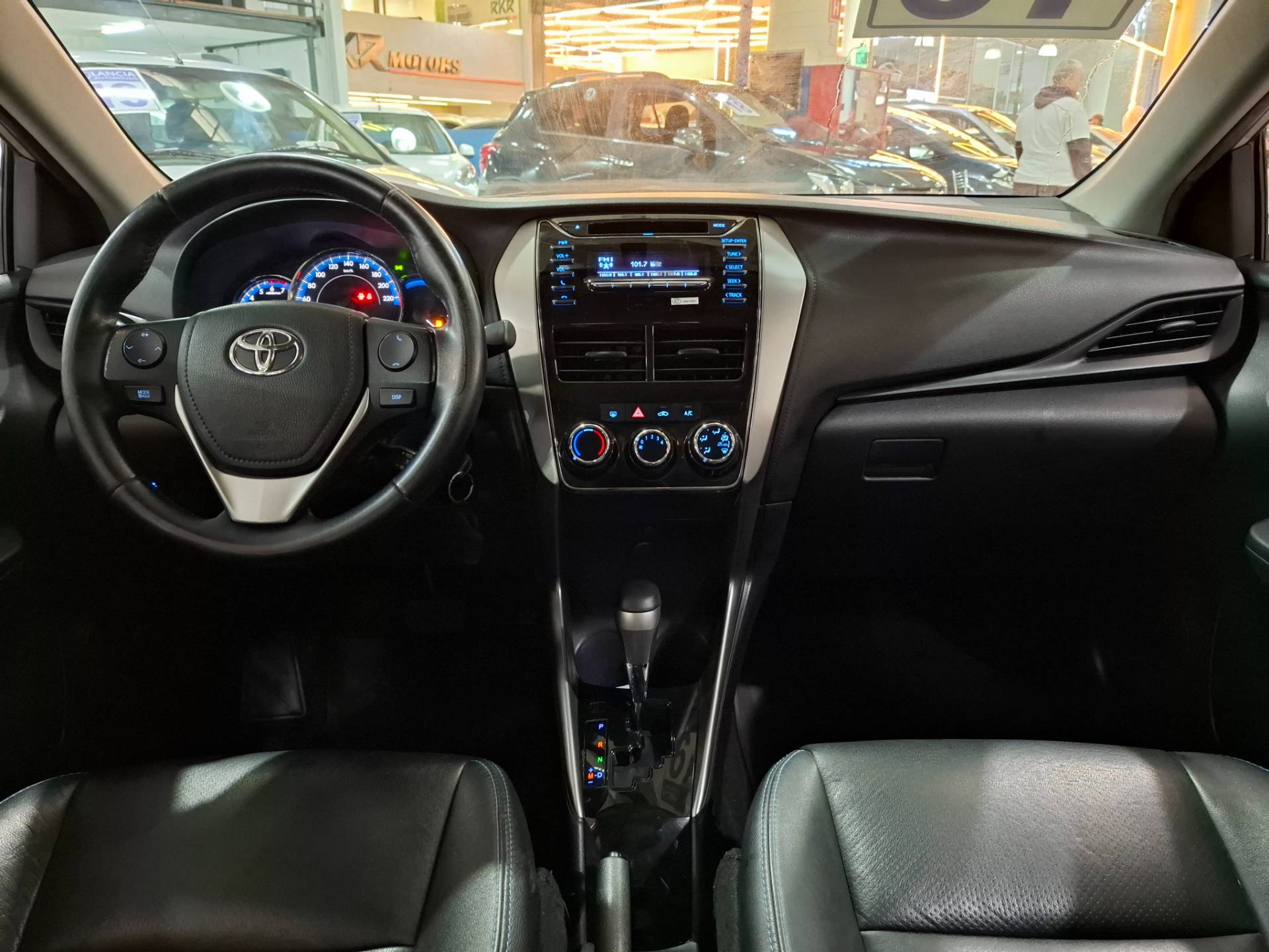 TOYOTA YARIS
