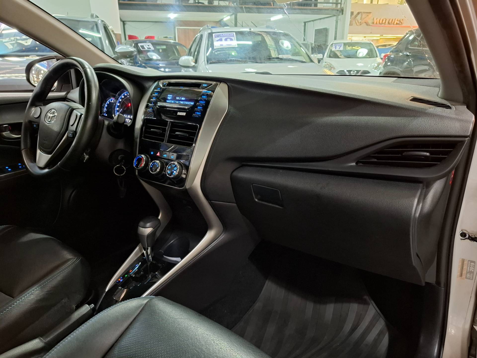 TOYOTA YARIS