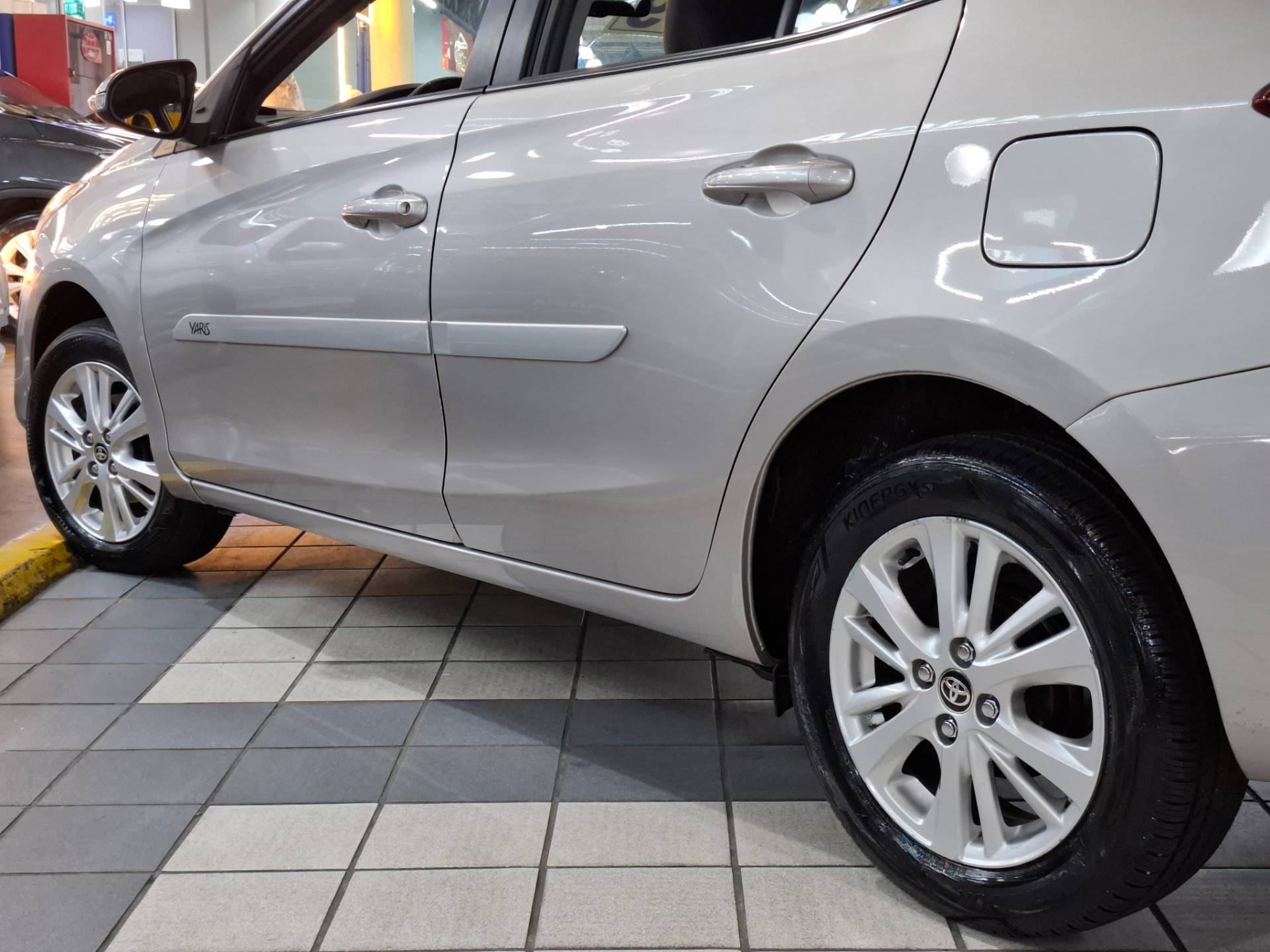 TOYOTA YARIS