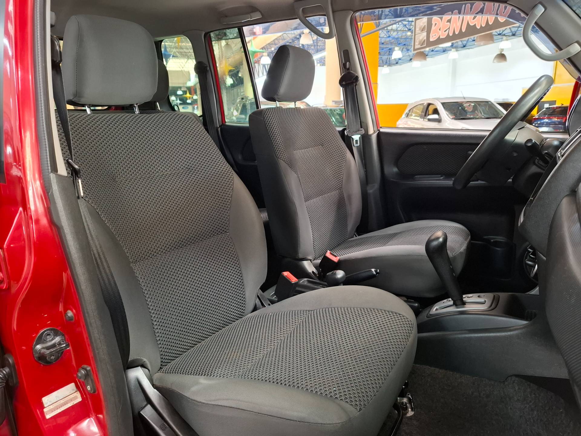 MITSUBISHI PAJERO TR4