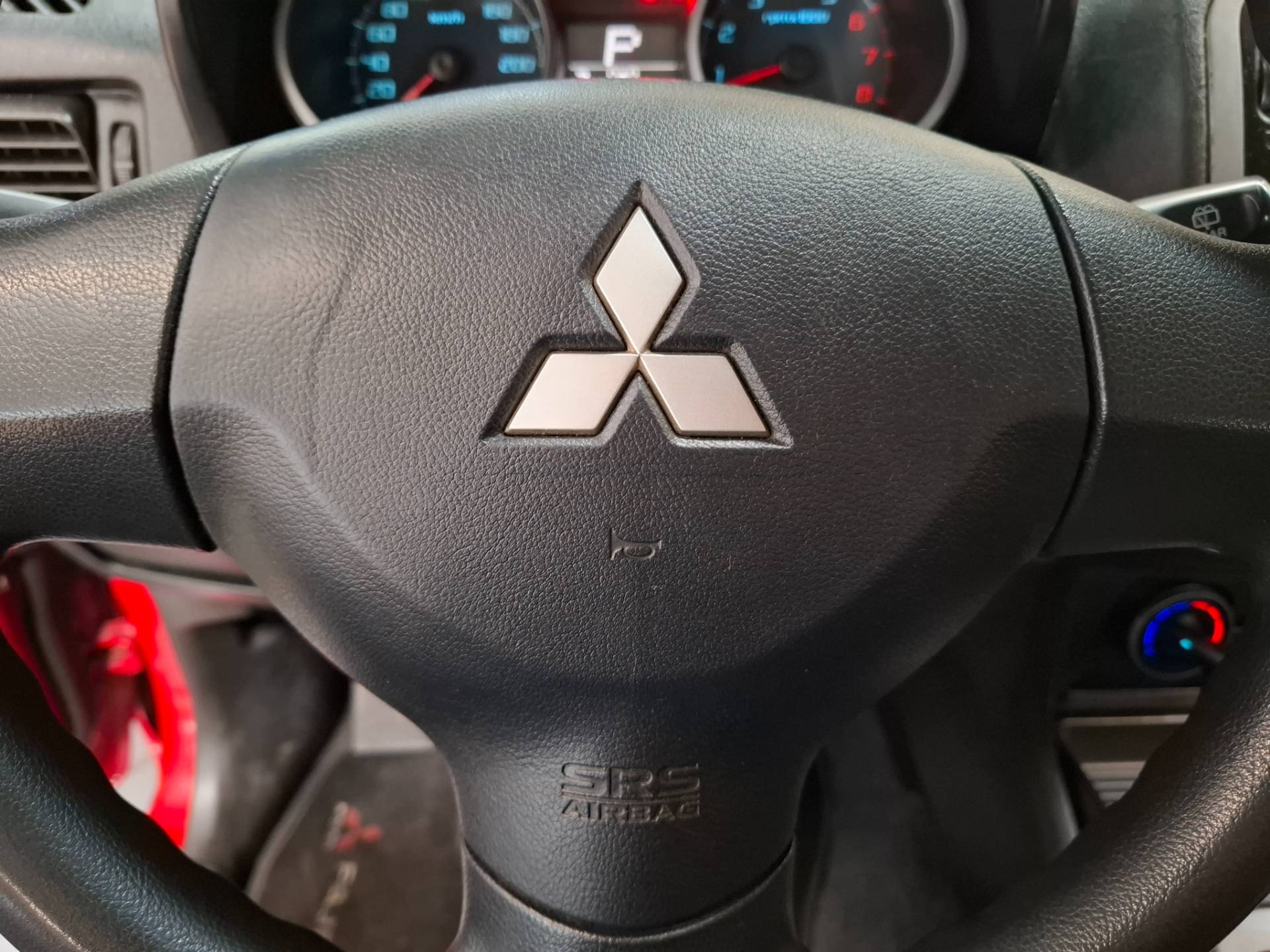 MITSUBISHI PAJERO TR4