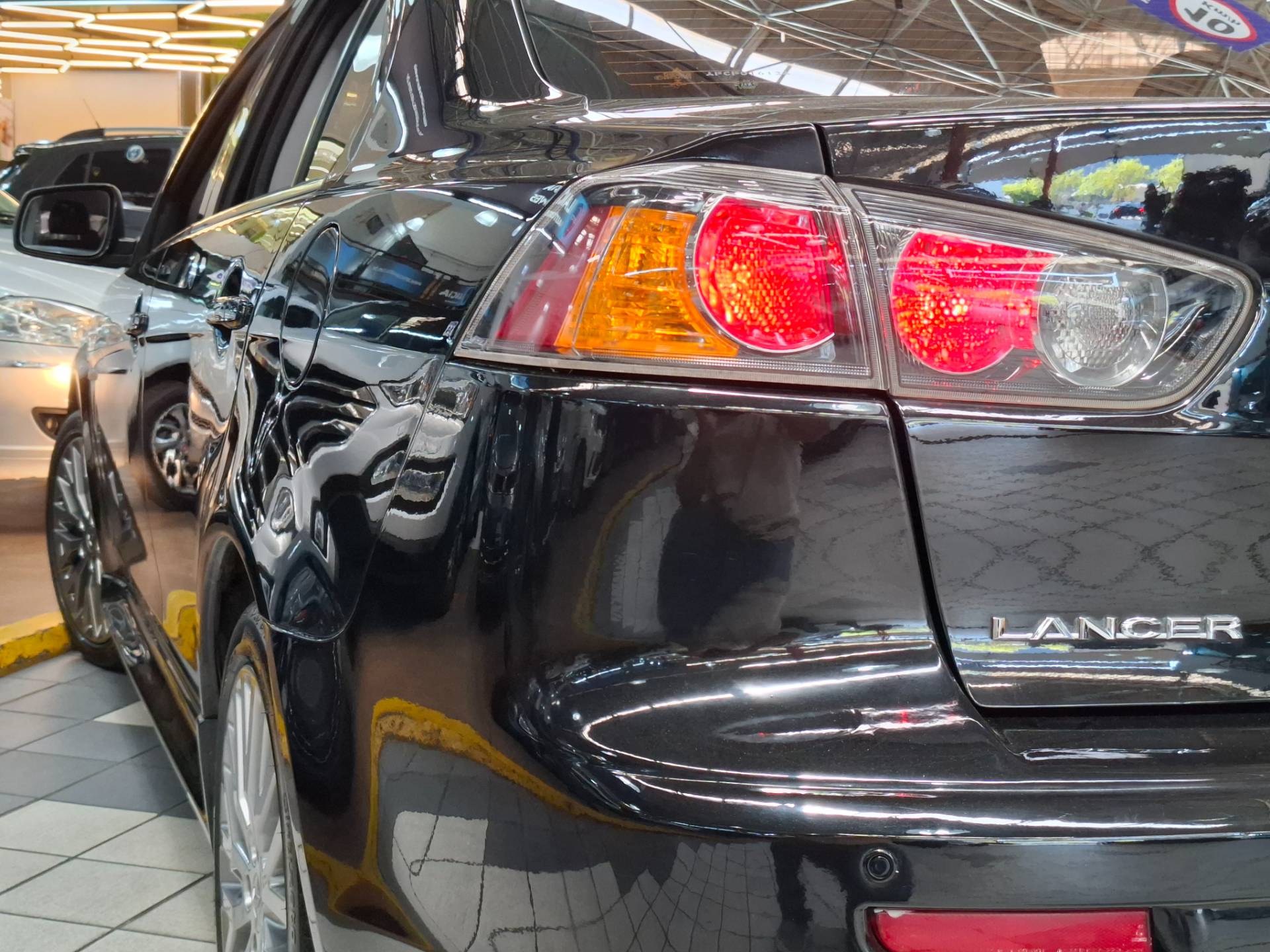 MITSUBISHI LANCER
