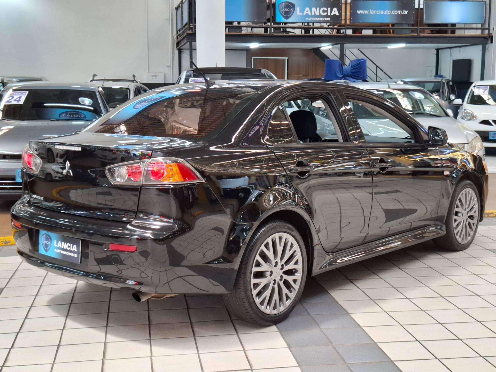 MITSUBISHI LANCER