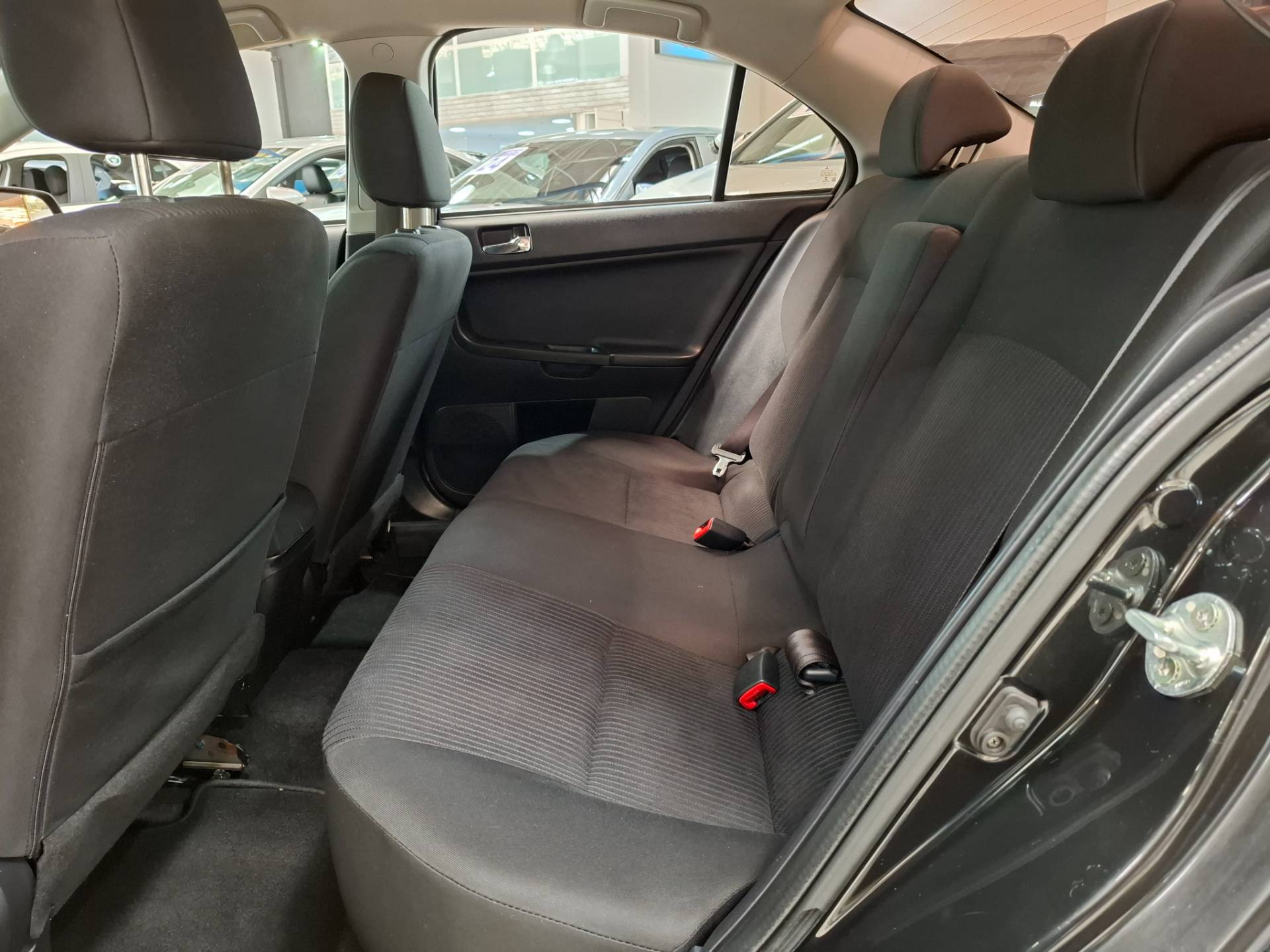 MITSUBISHI LANCER