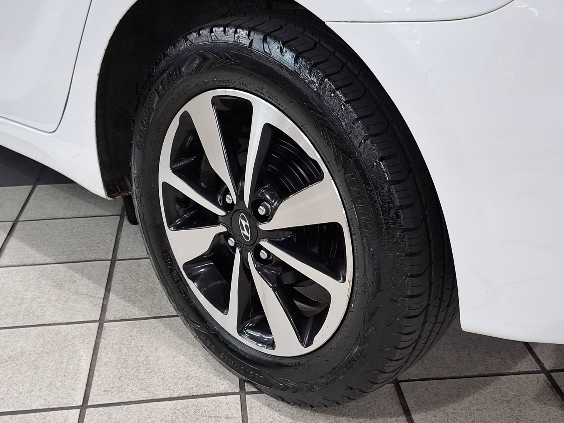 HYUNDAI HB20S