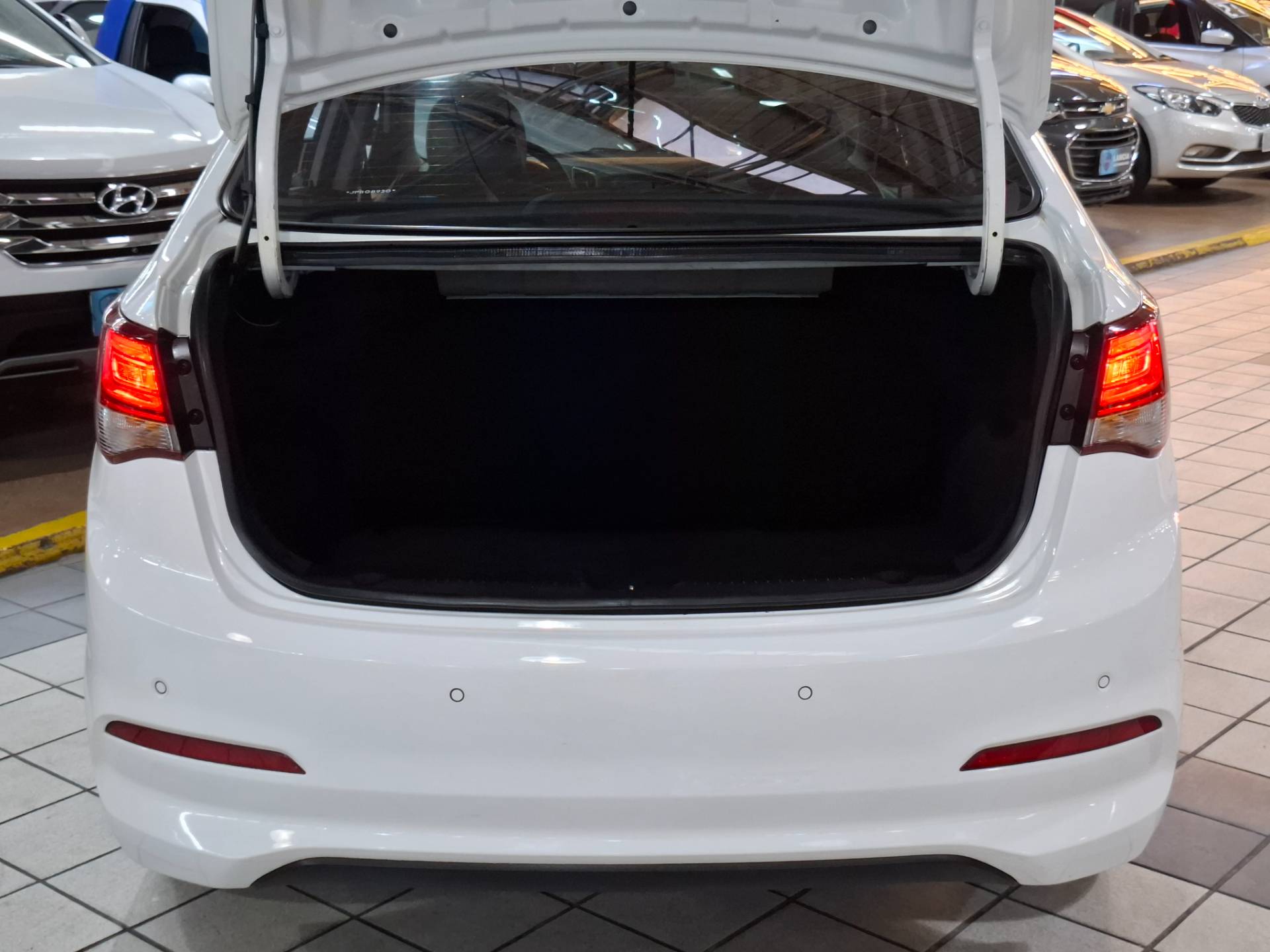HYUNDAI HB20S