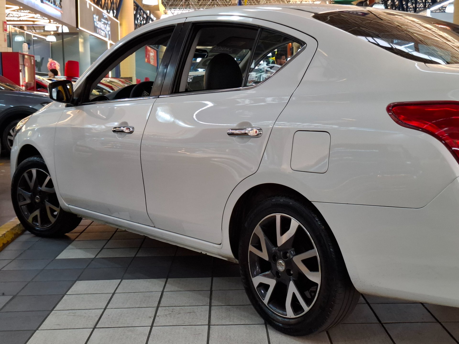 NISSAN VERSA