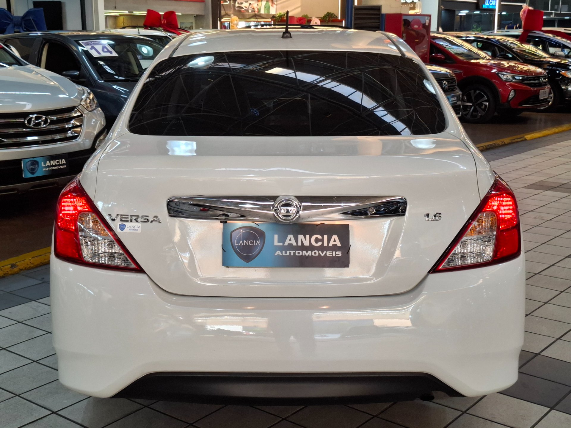 NISSAN VERSA