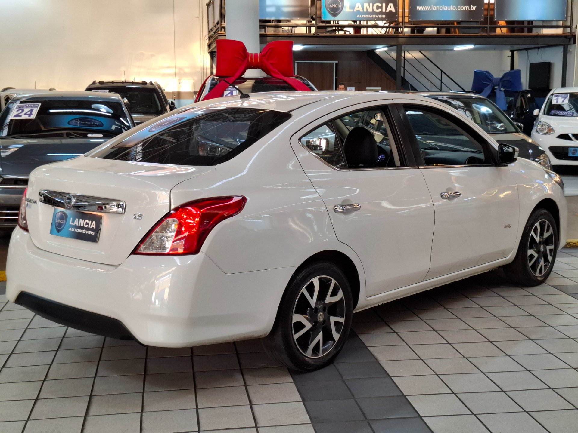 NISSAN VERSA