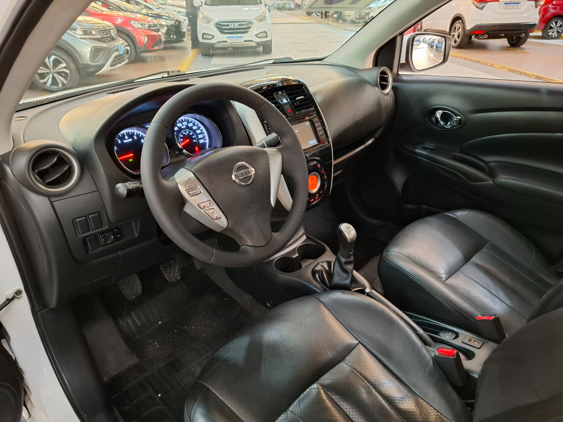 NISSAN VERSA