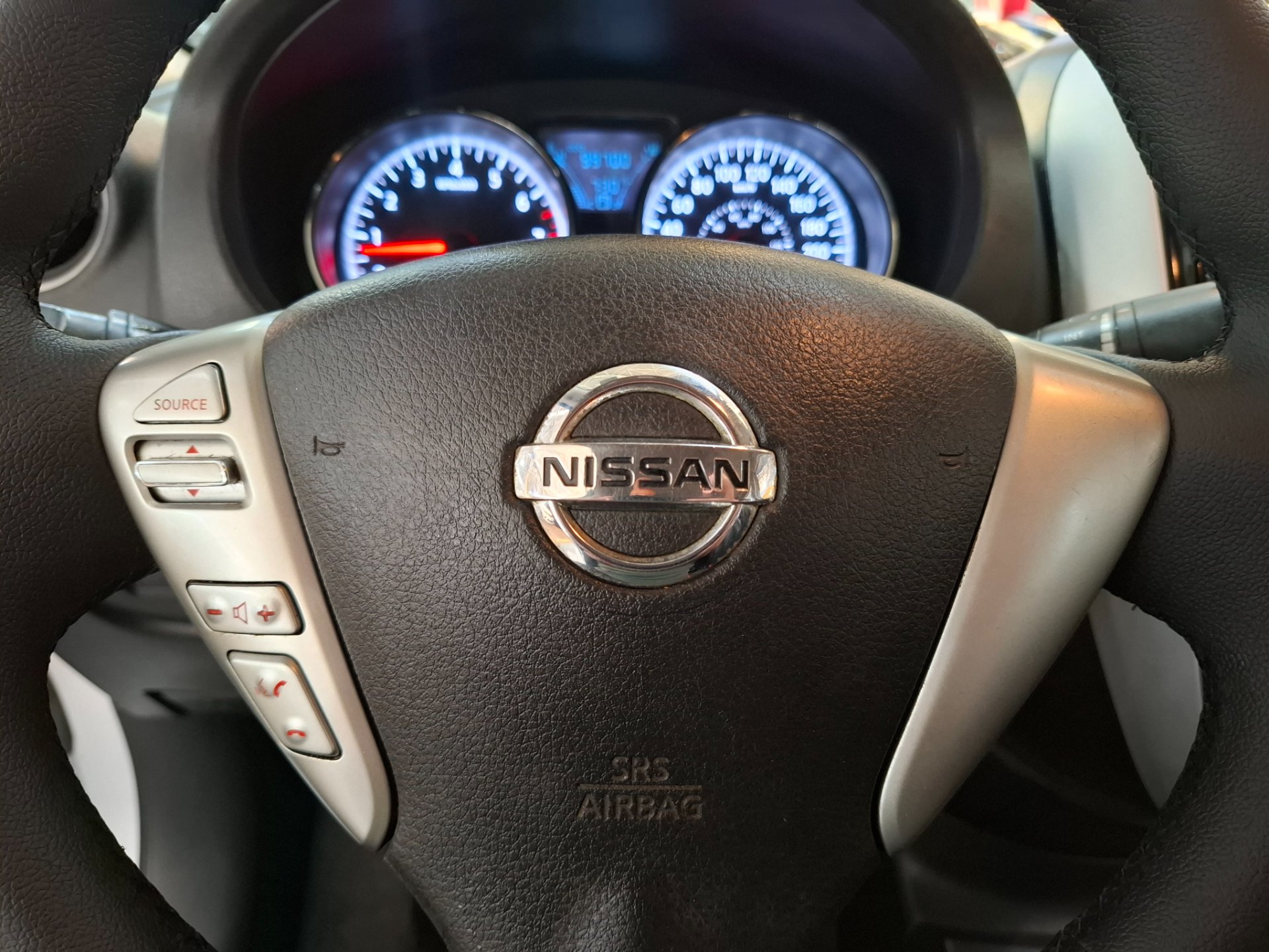 NISSAN VERSA