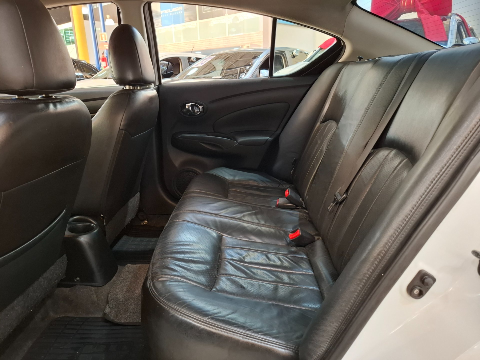NISSAN VERSA