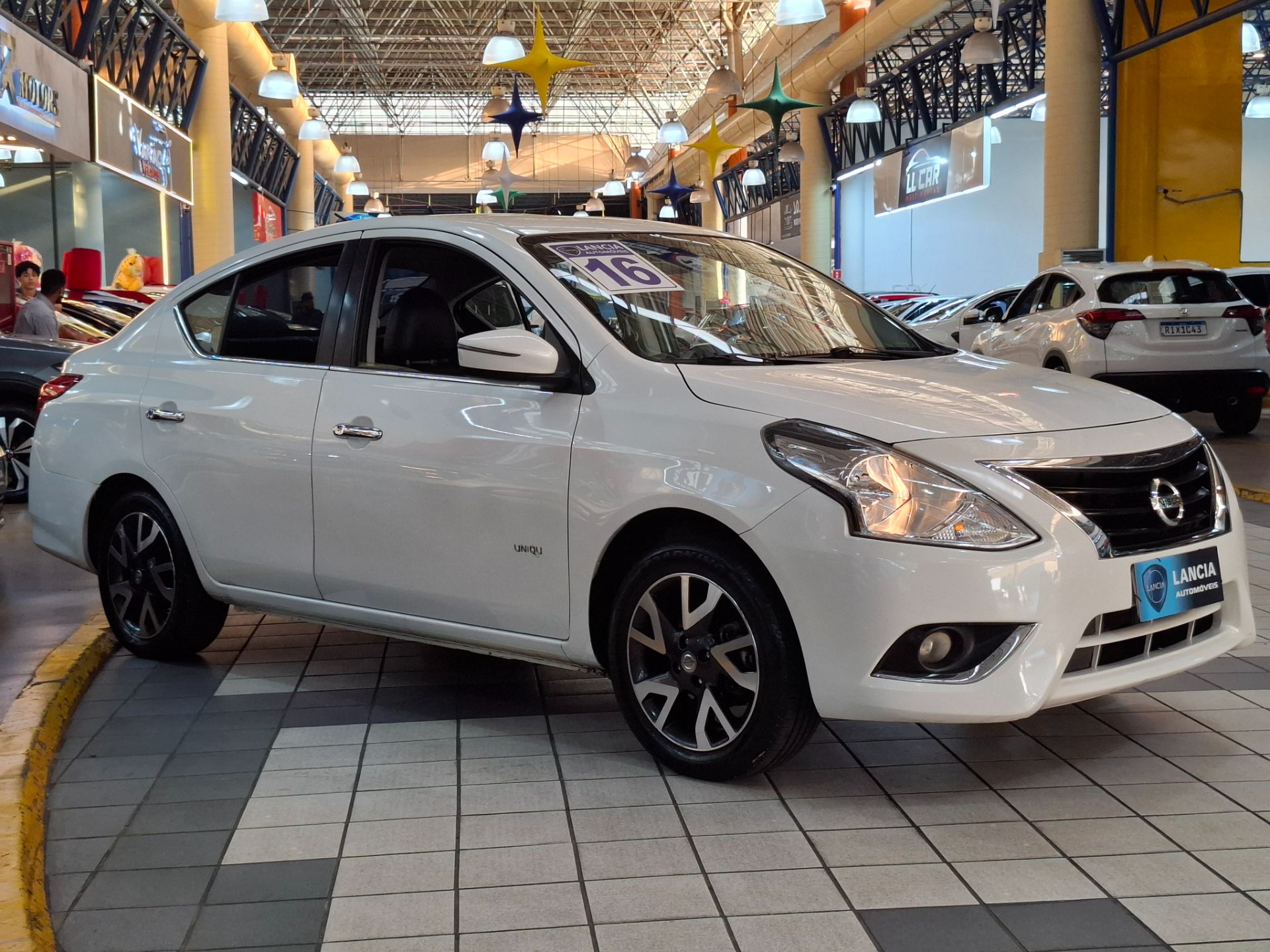 NISSAN VERSA