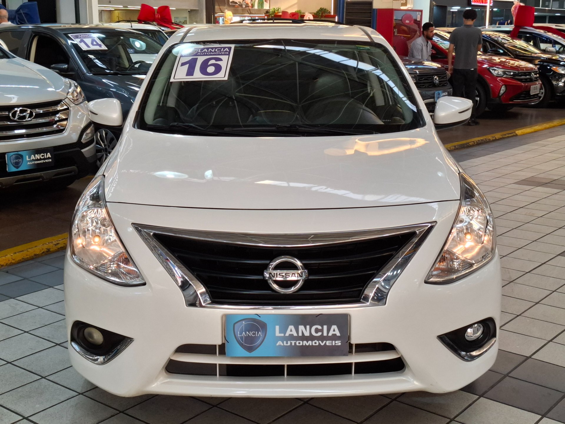 NISSAN VERSA