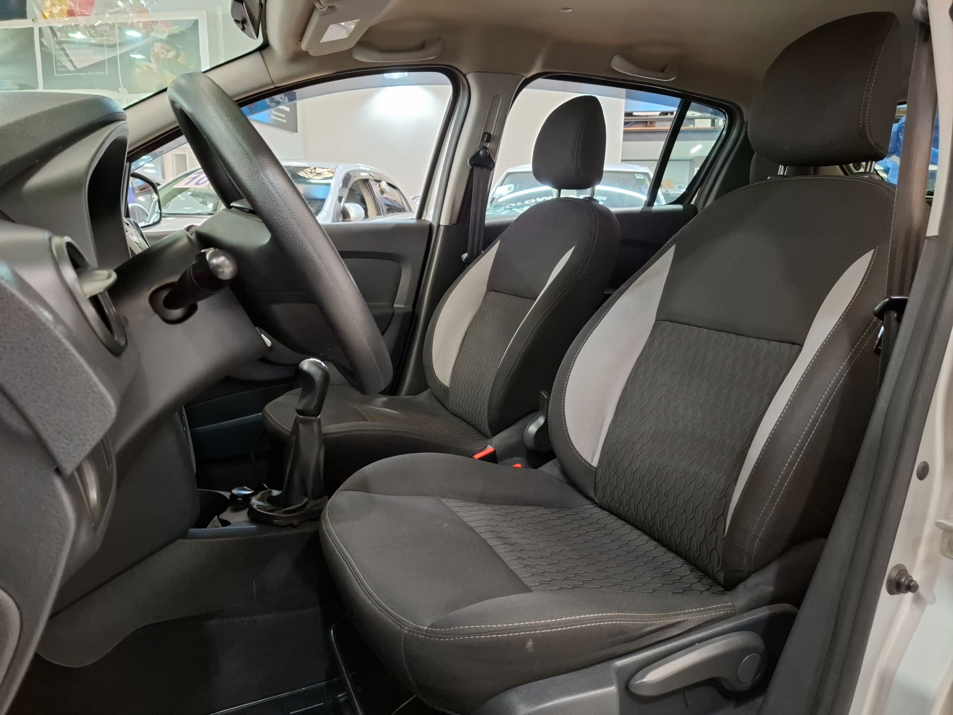 RENAULT SANDERO