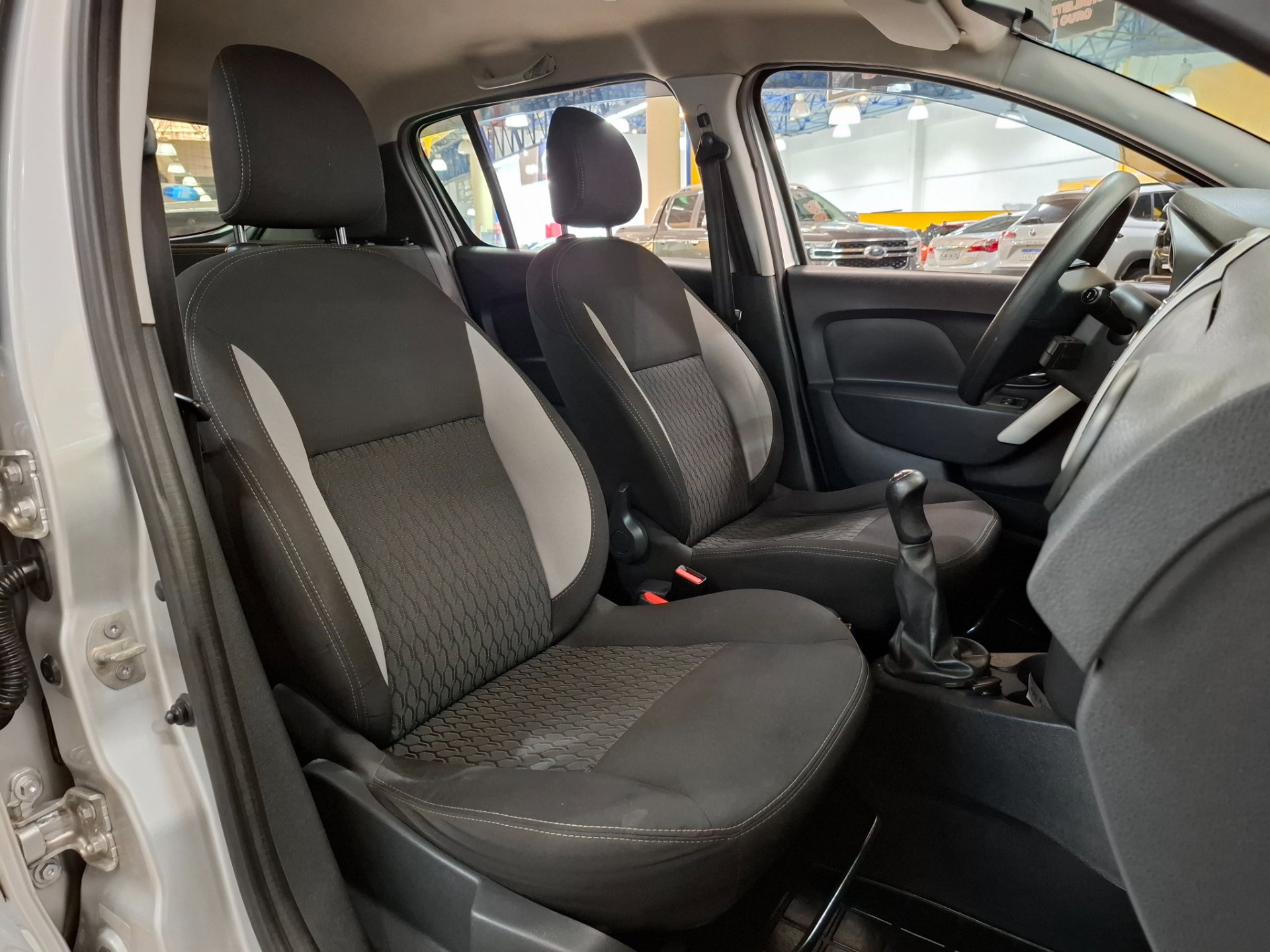 RENAULT SANDERO