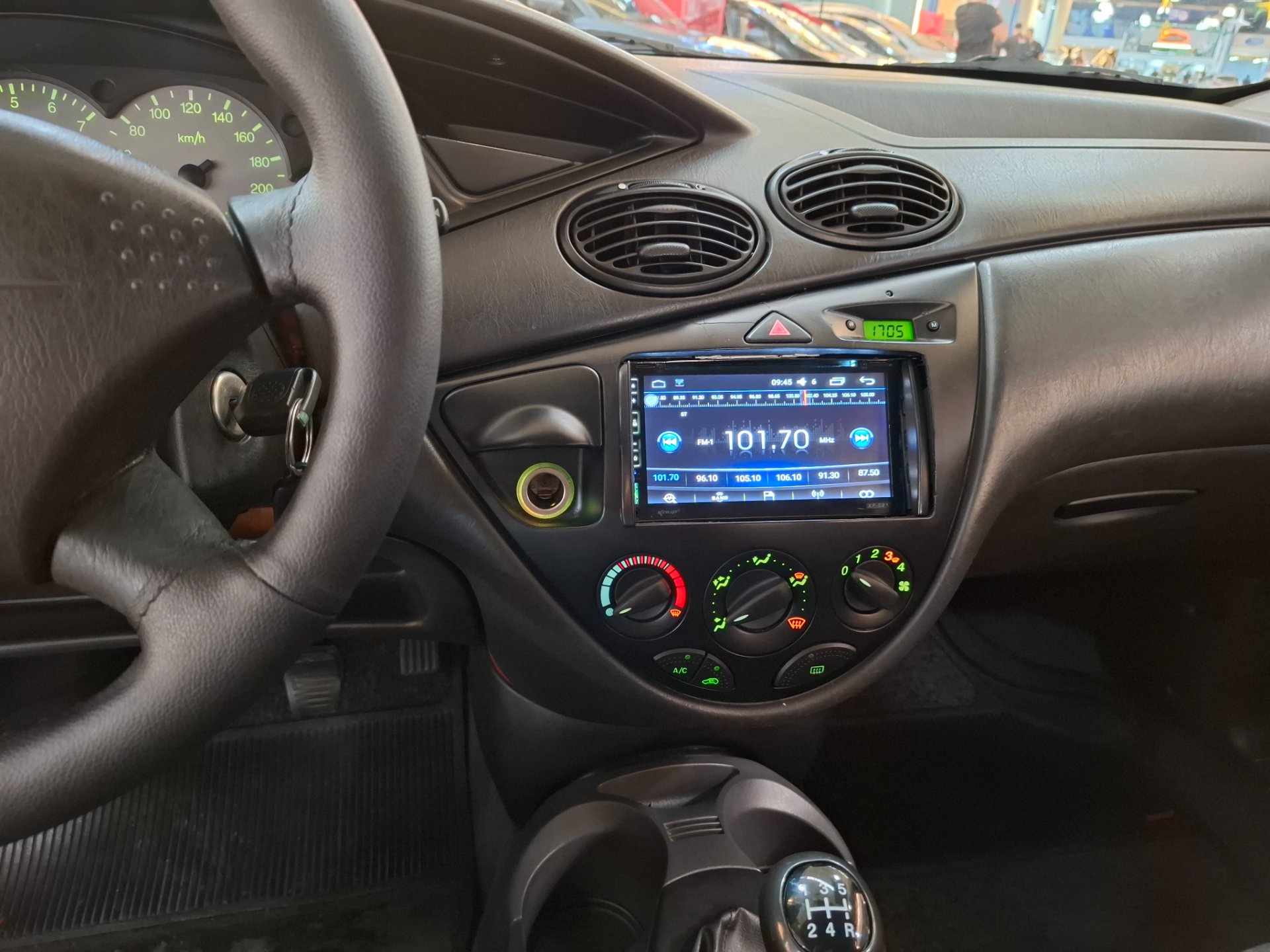FORD FOCUS