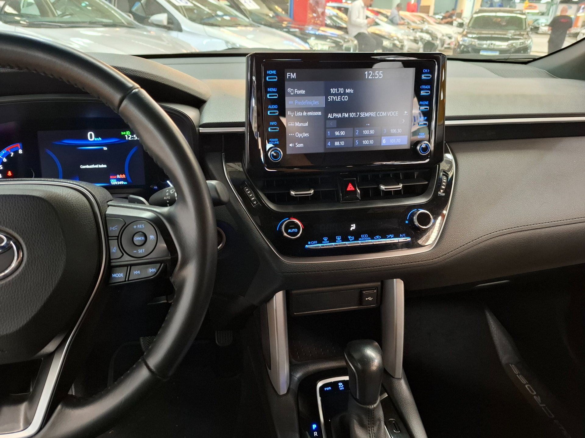 TOYOTA COROLLA CROSS