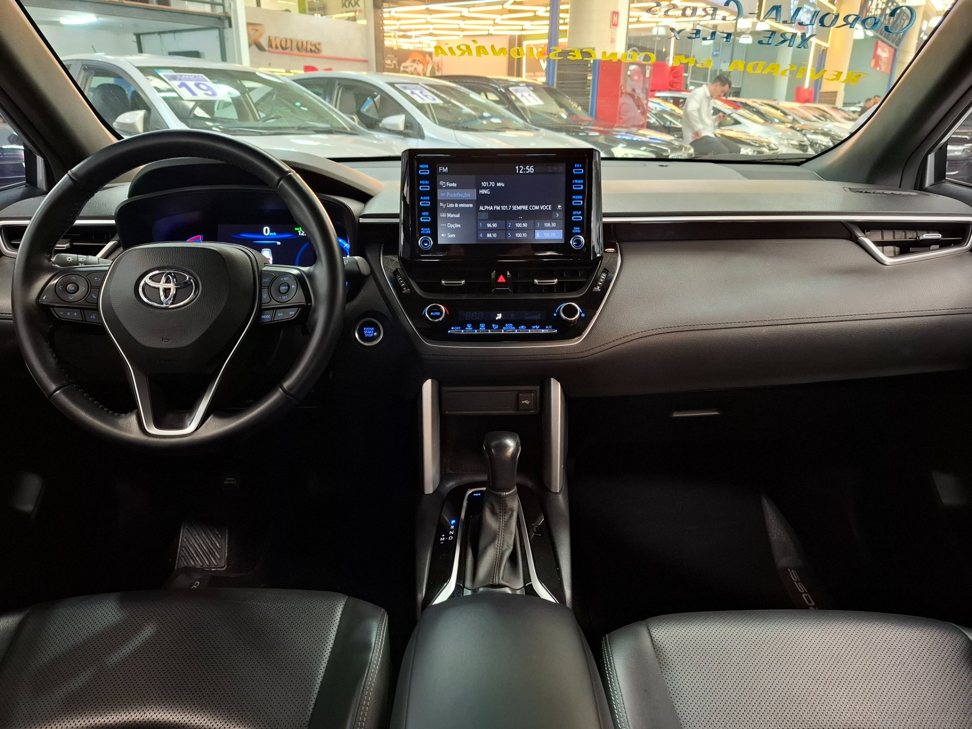 TOYOTA COROLLA CROSS