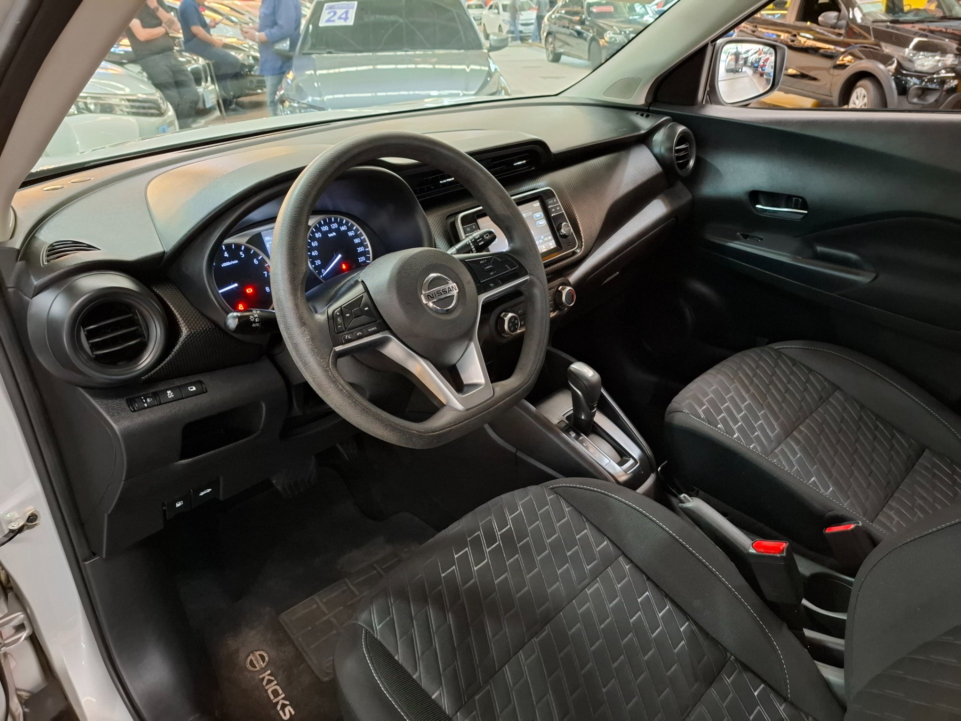 NISSAN KICKS
