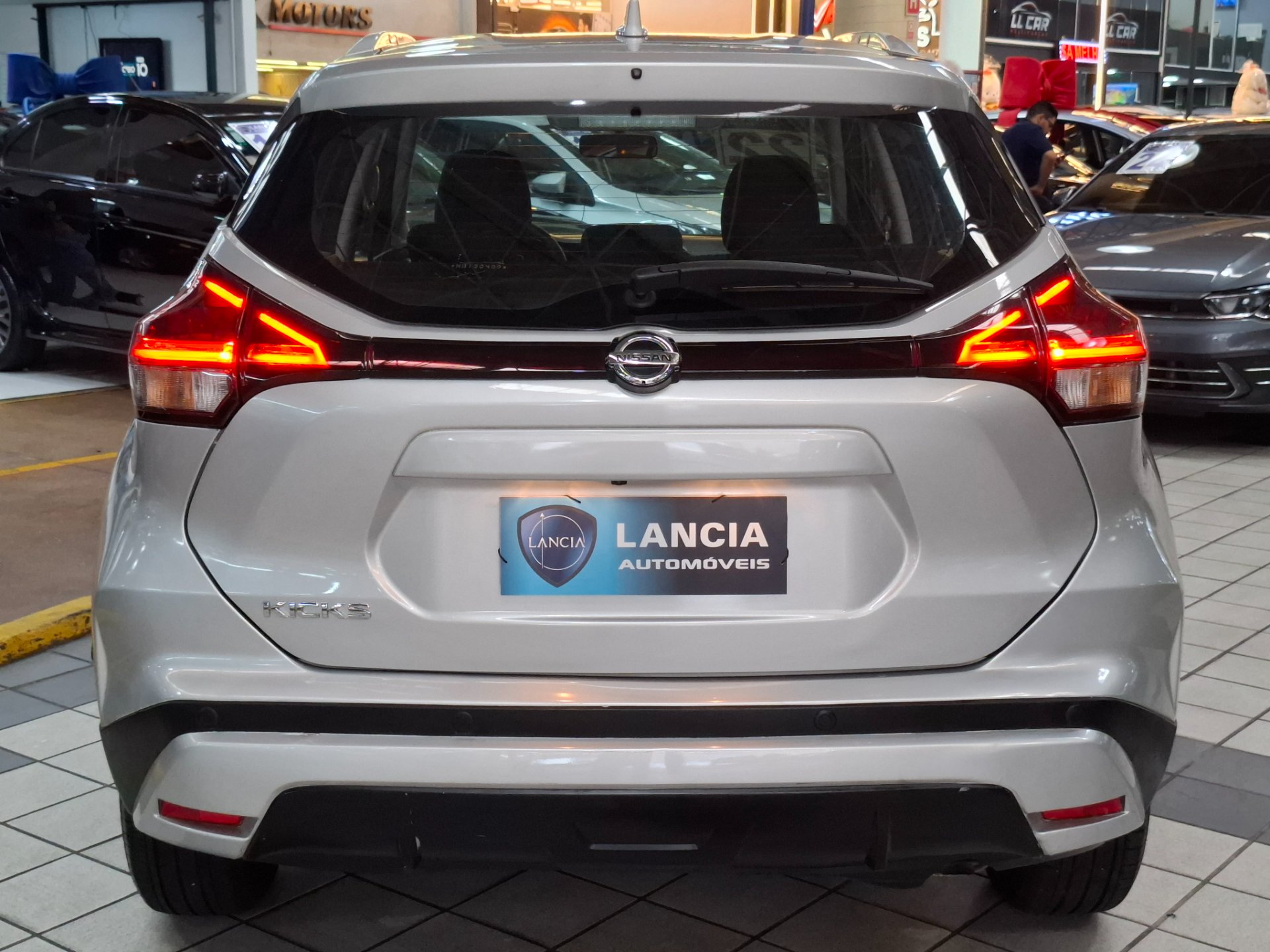 NISSAN KICKS