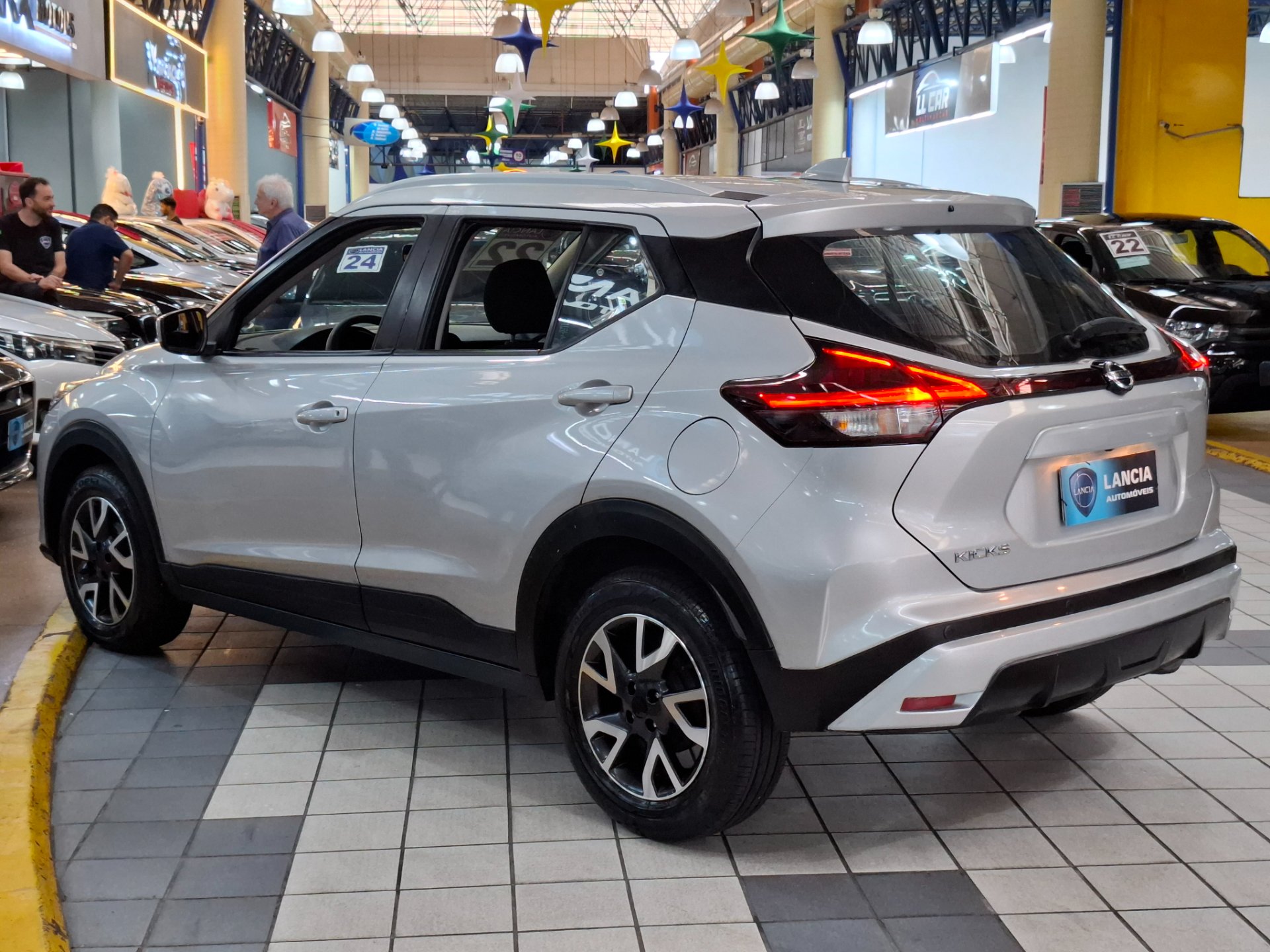 NISSAN KICKS