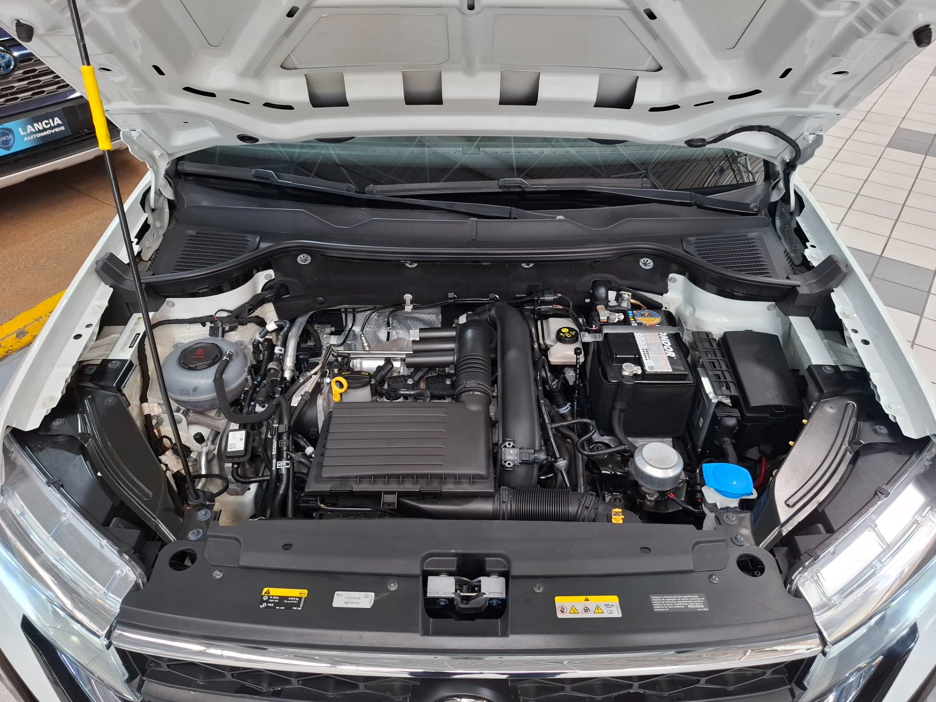 VOLKSWAGEN TAOS