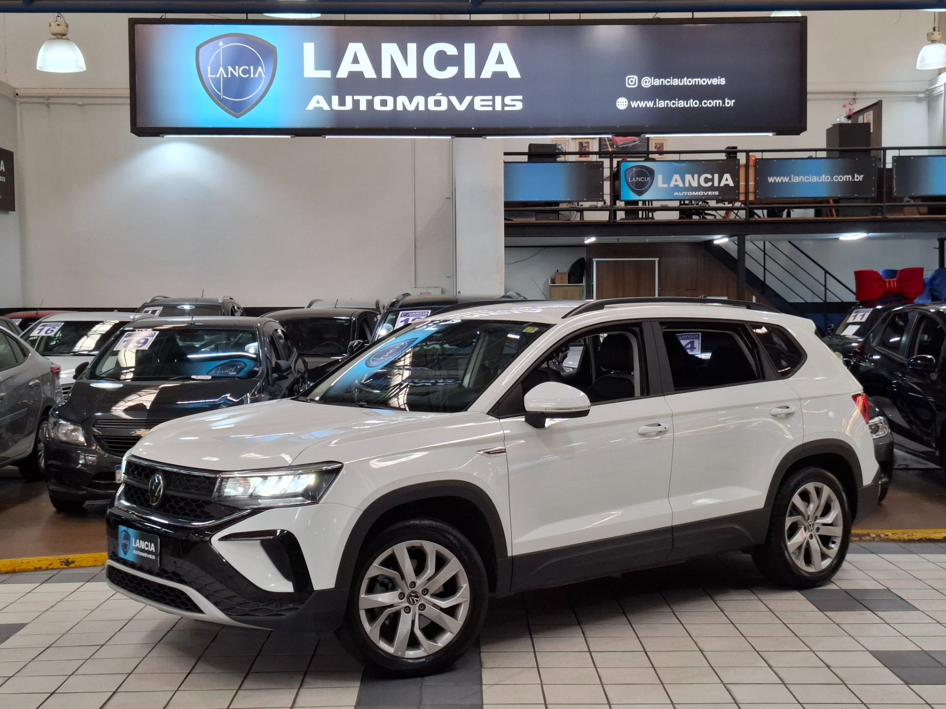 VOLKSWAGEN TAOS