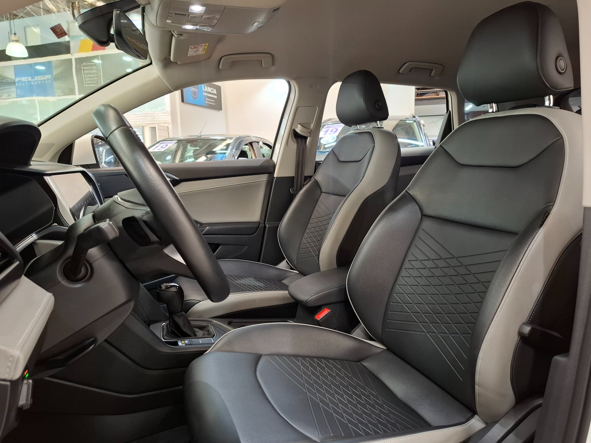 VOLKSWAGEN TAOS