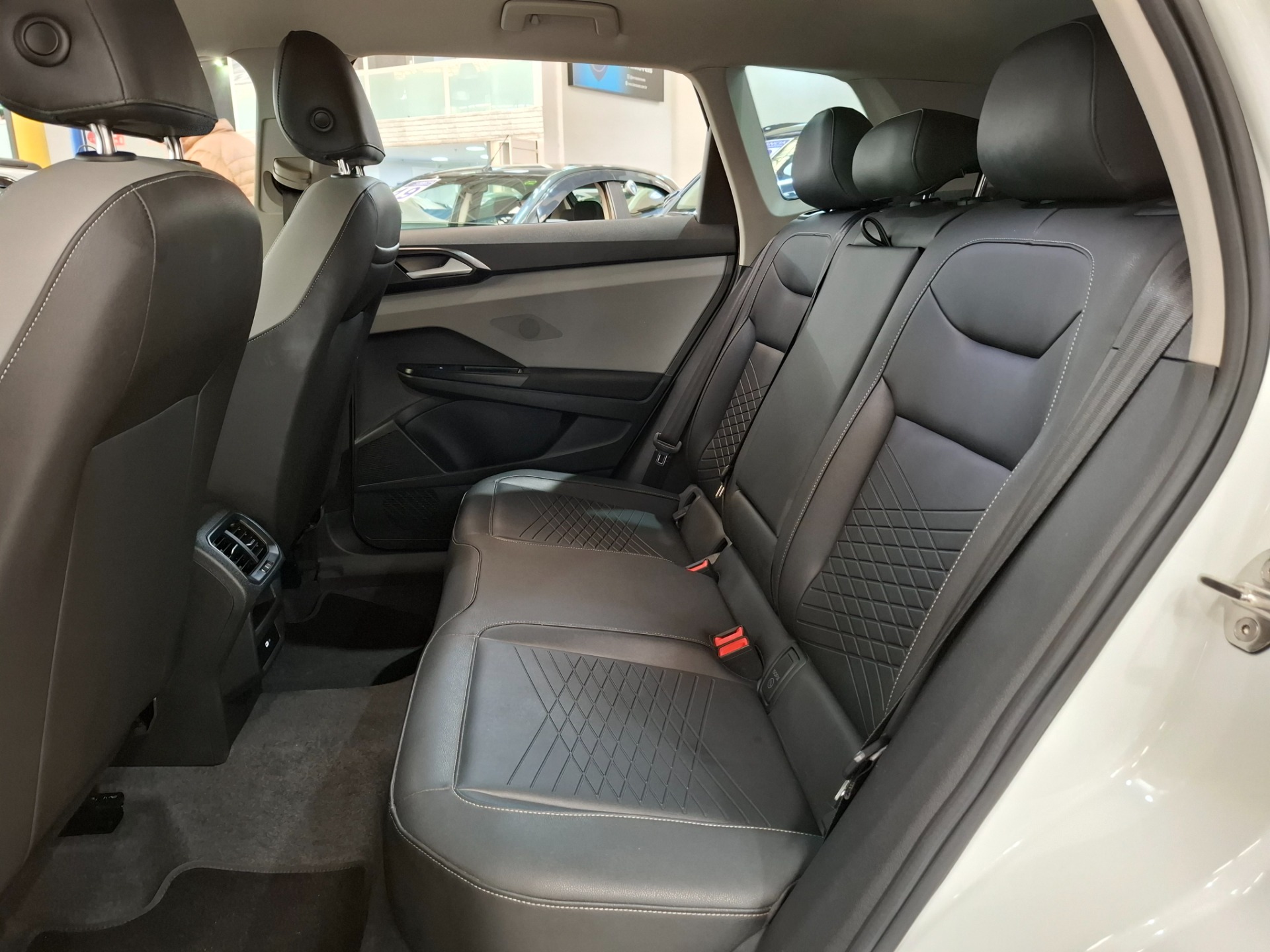 VOLKSWAGEN TAOS