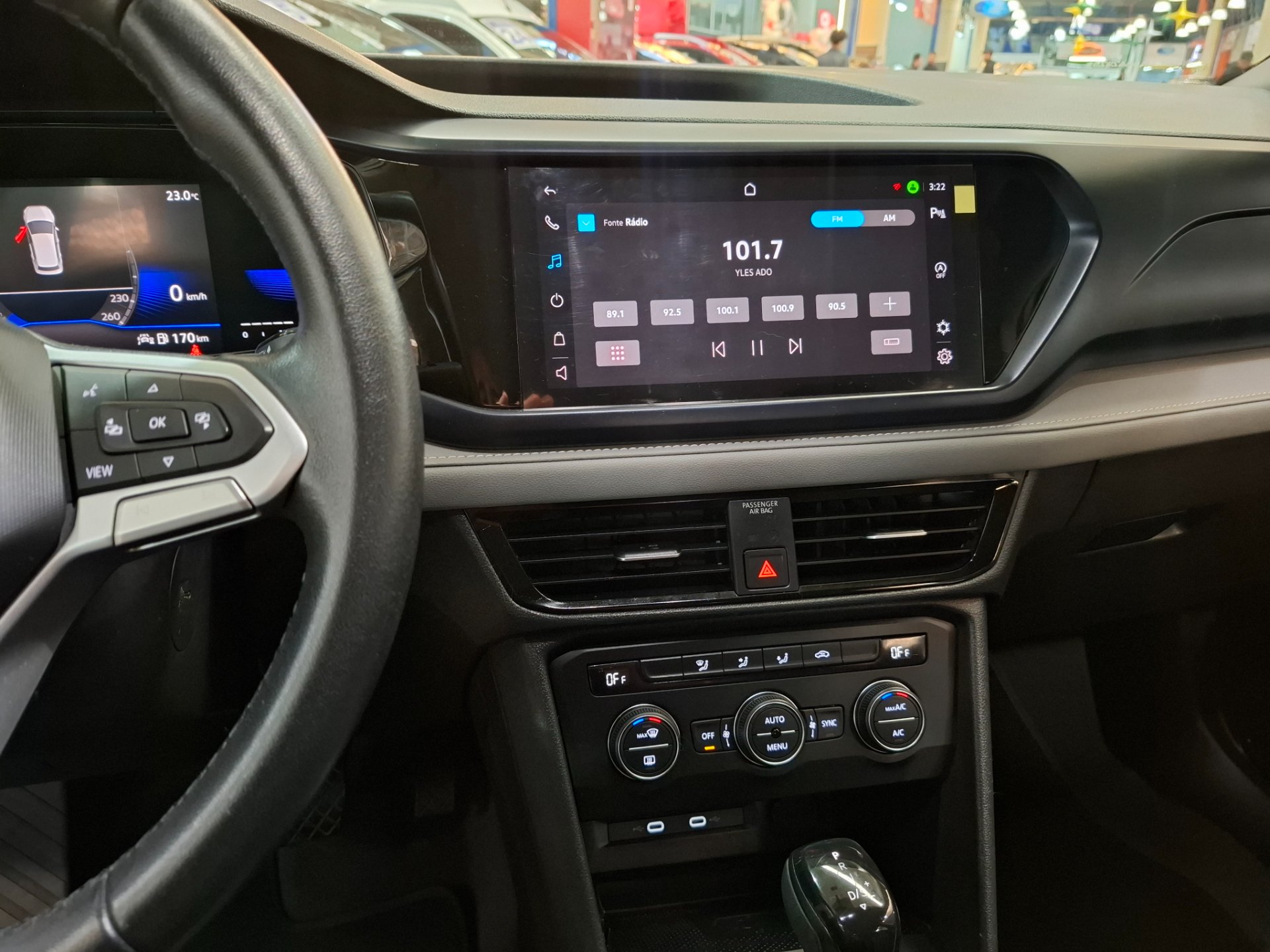 VOLKSWAGEN TAOS