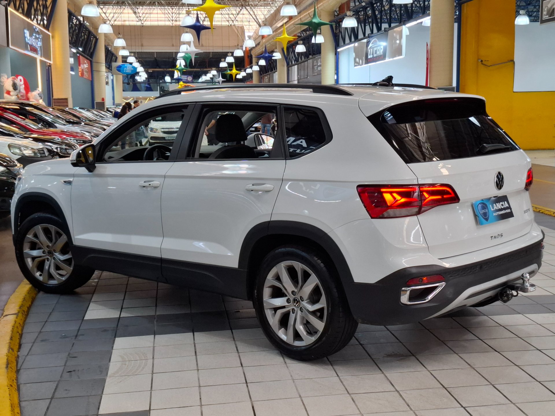 VOLKSWAGEN TAOS
