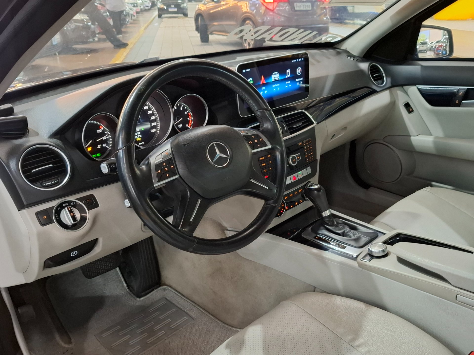 MERCEDES-BENZ C 180