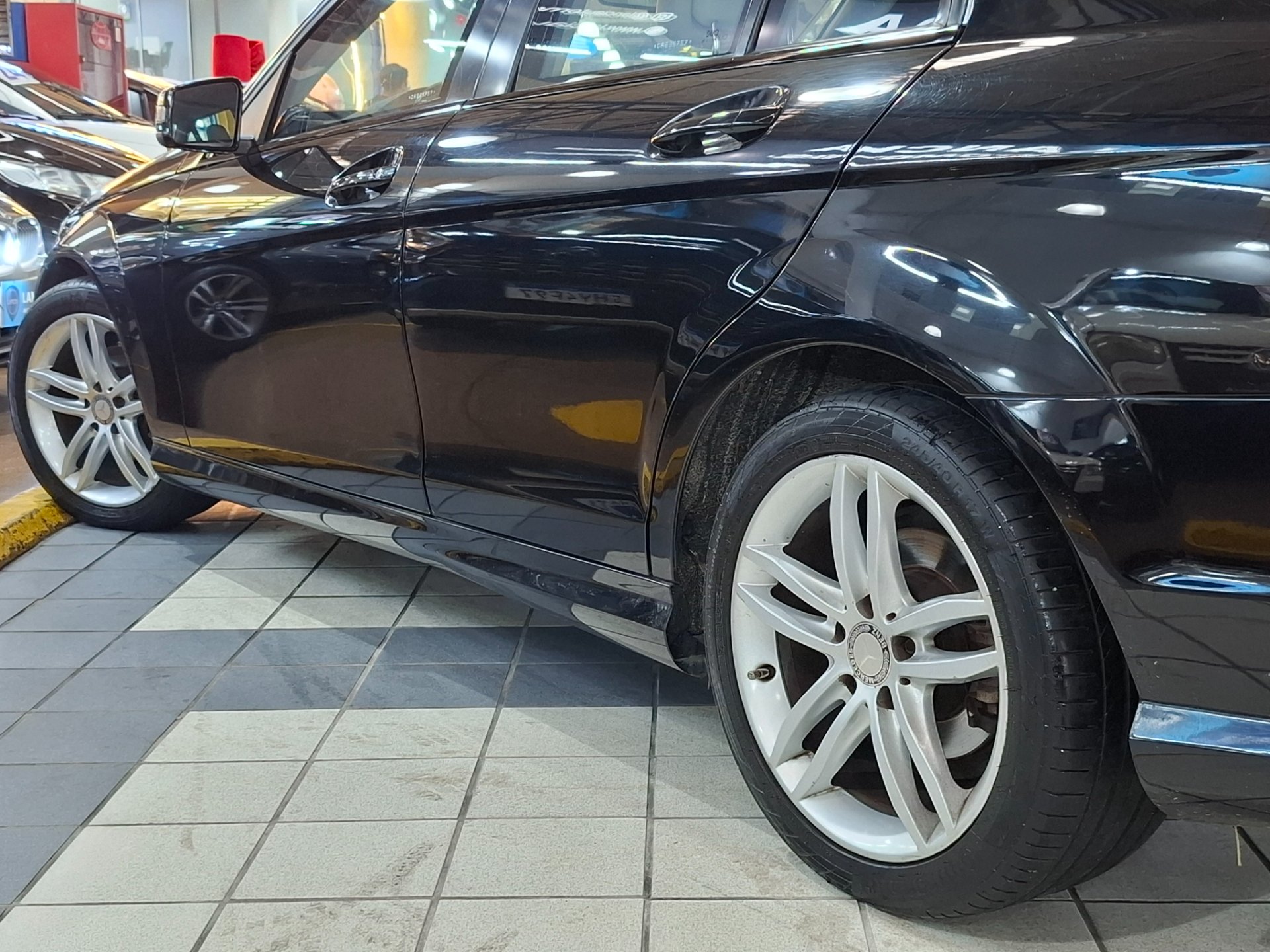 MERCEDES-BENZ C 180