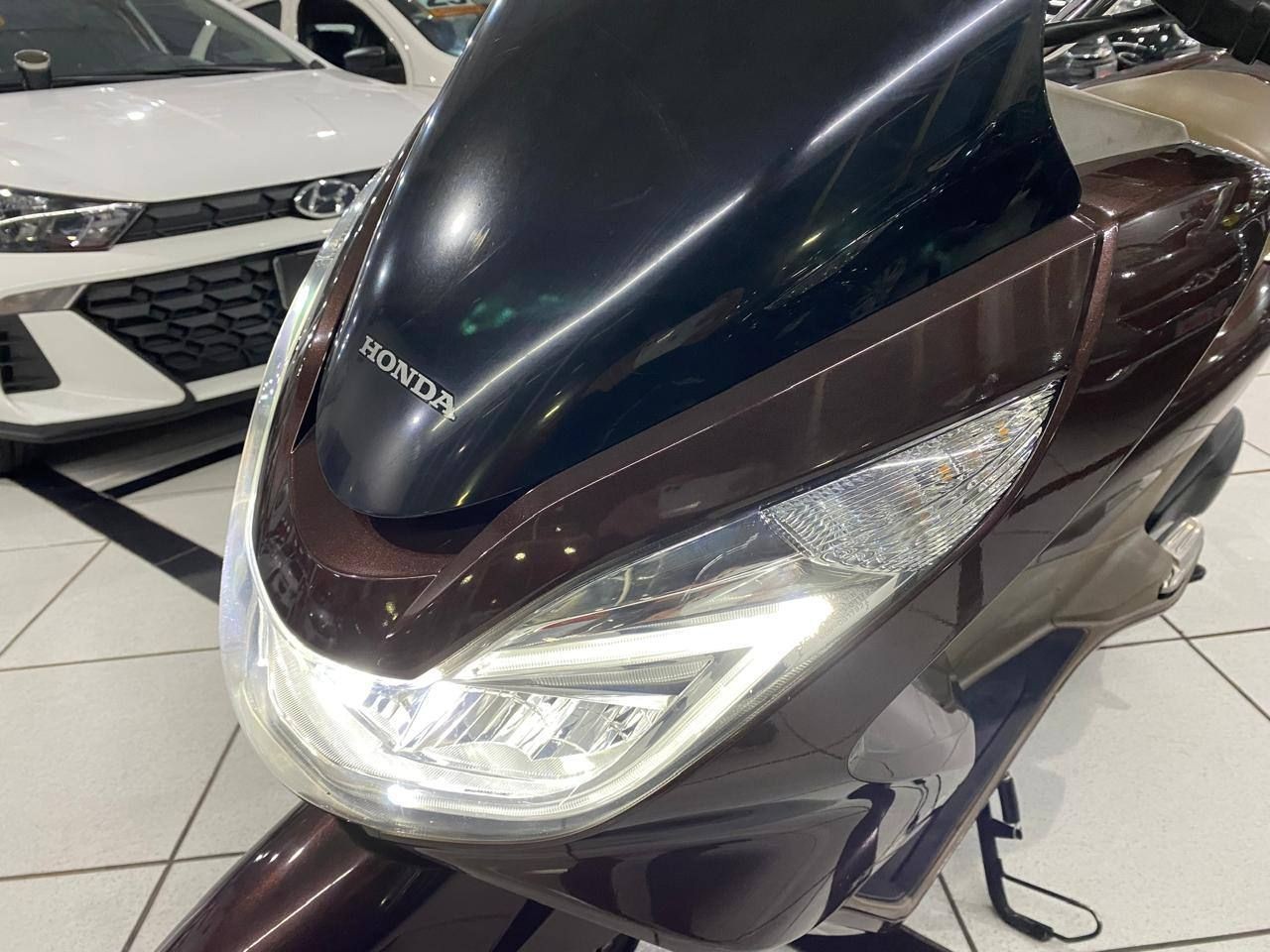 PCX DLX 