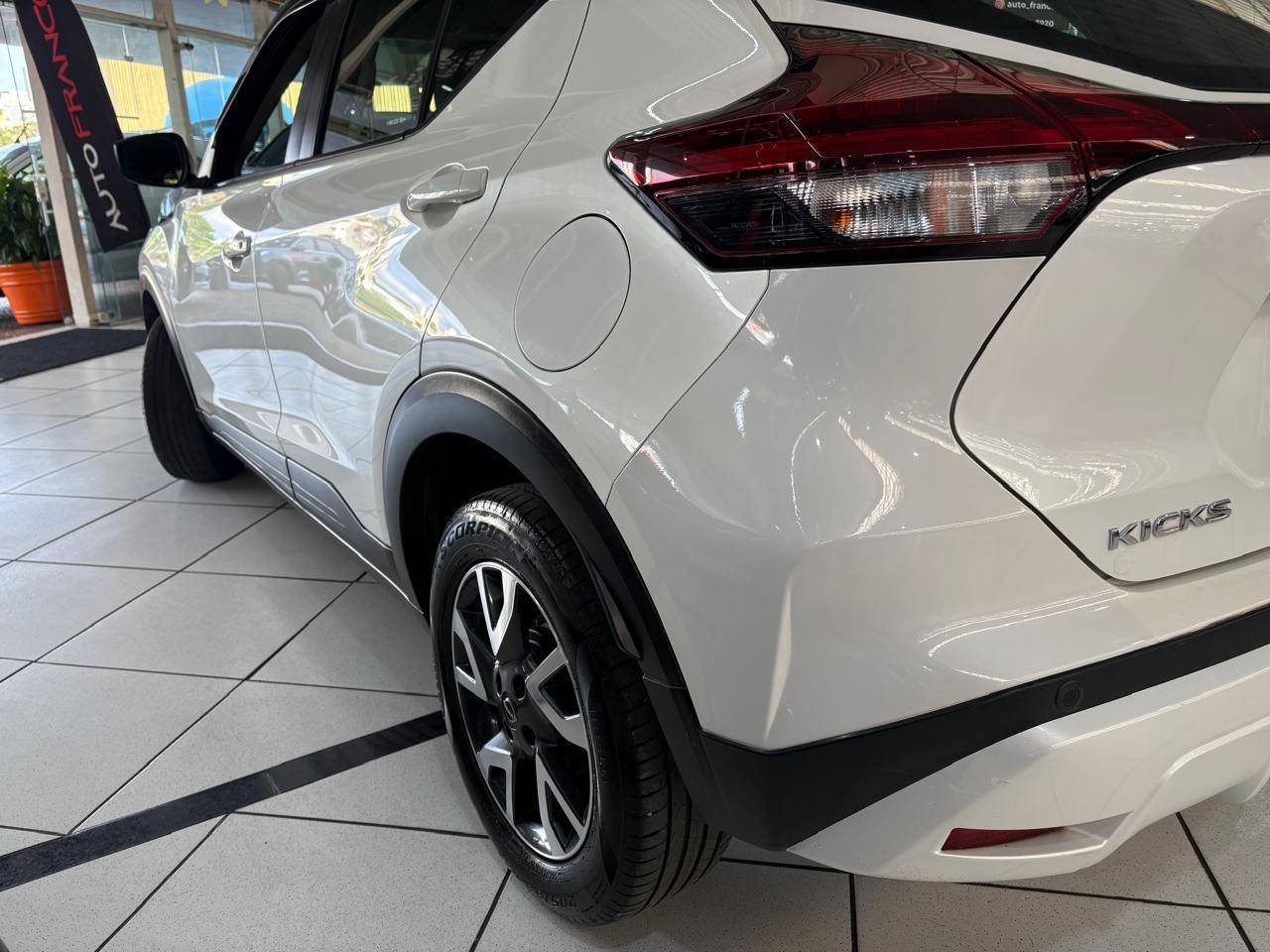 NISSAN KICKS