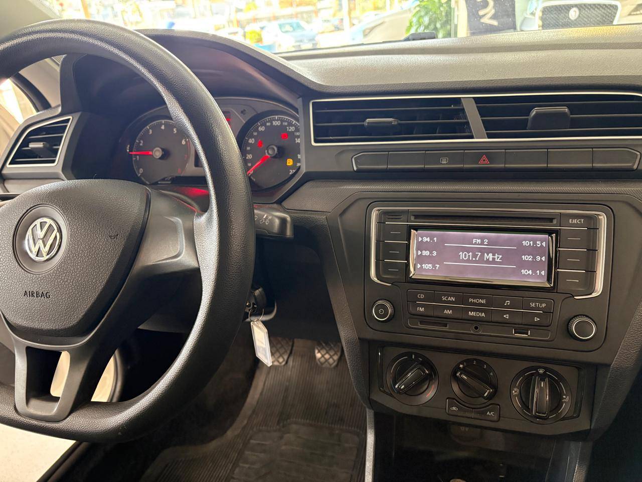 VOLKSWAGEN VOYAGE
