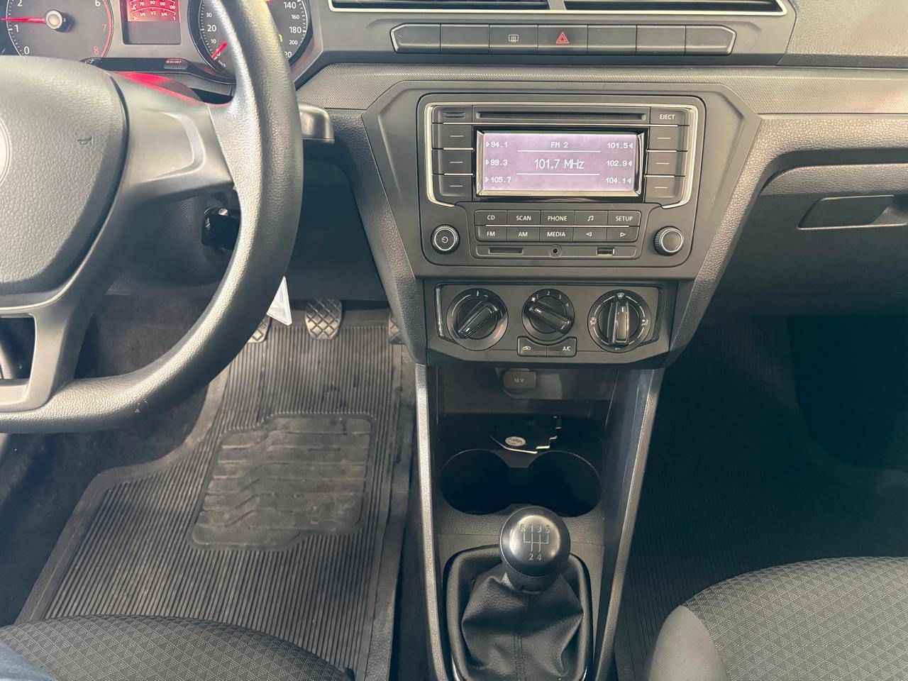 VOLKSWAGEN VOYAGE