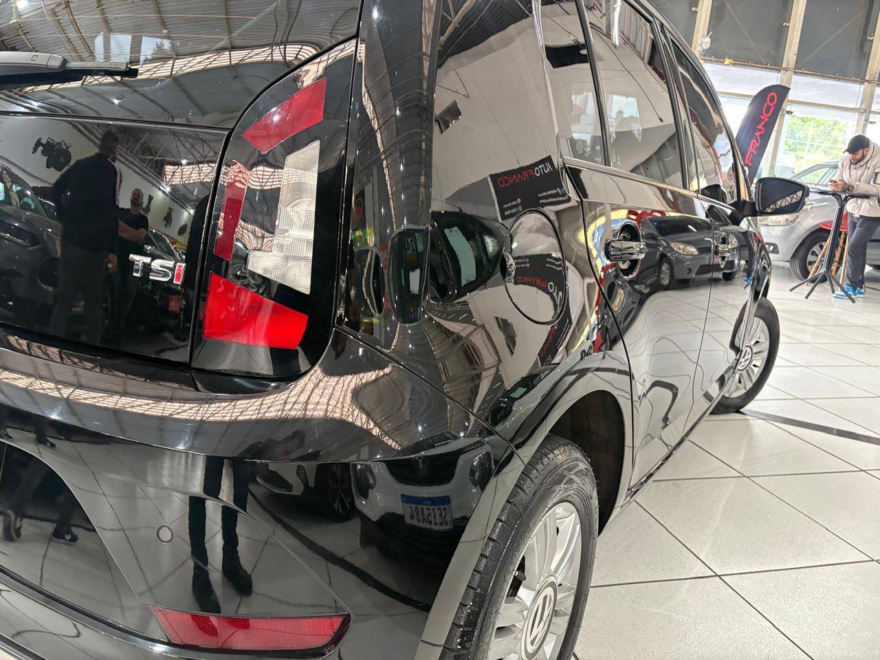 VOLKSWAGEN UP